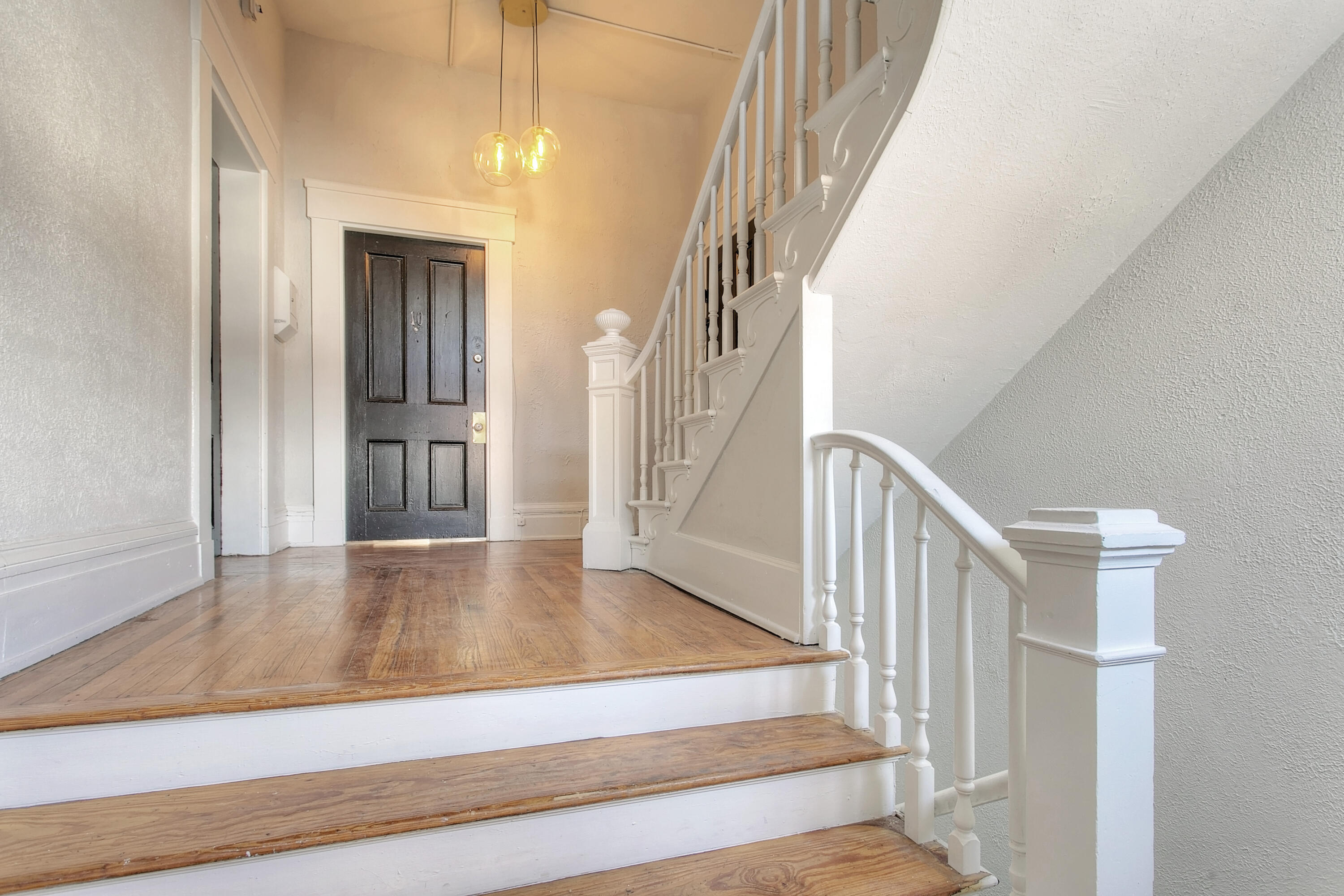 416 Emma Street, 6