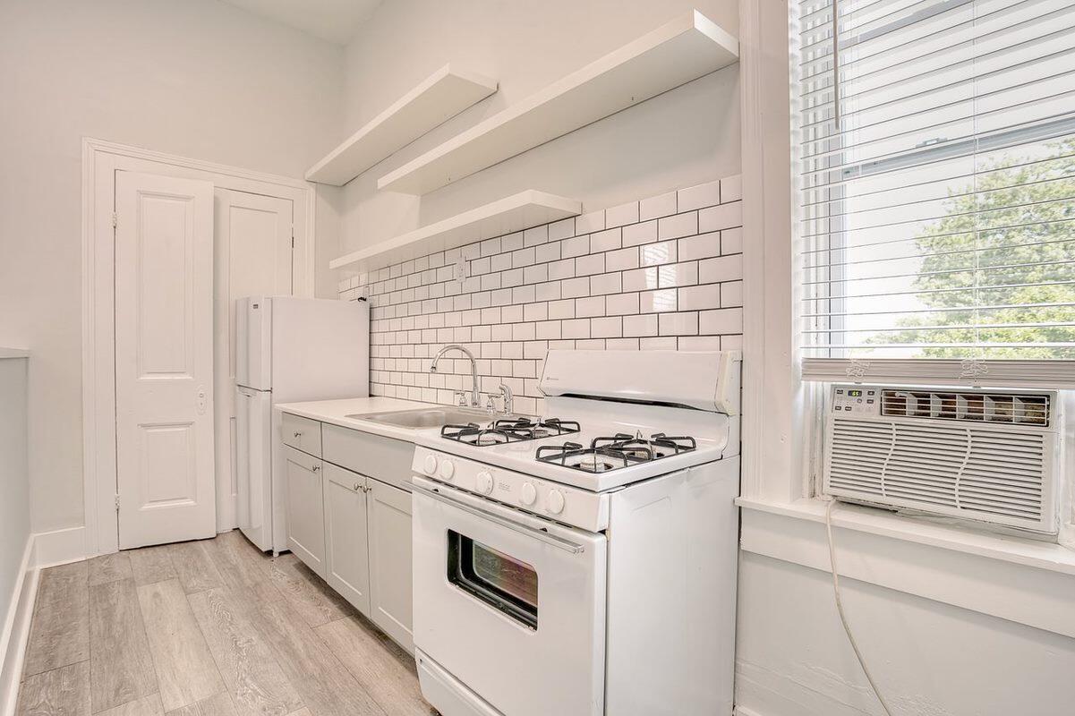 416 Emma Street, 7