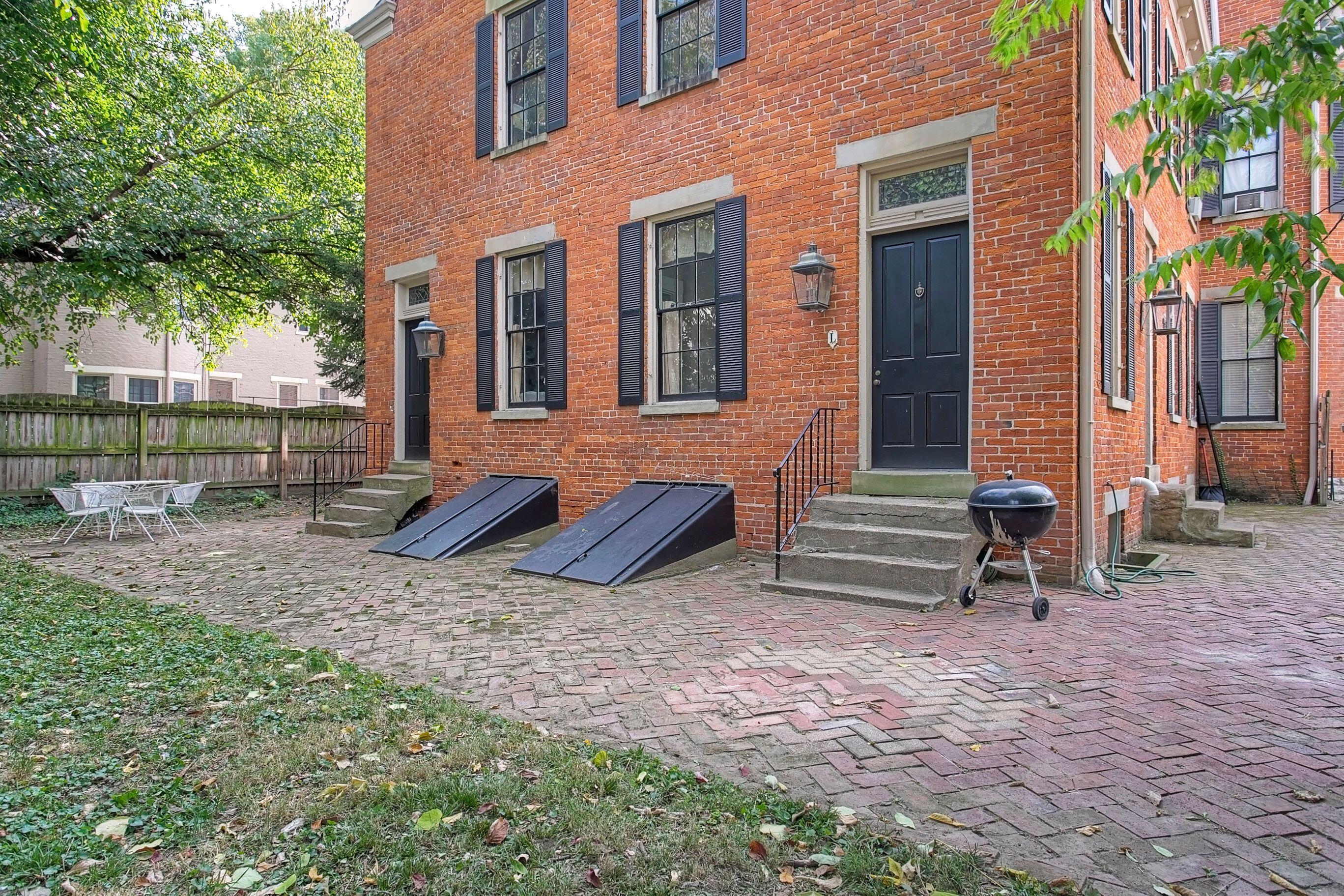518 Greenup Street, 3