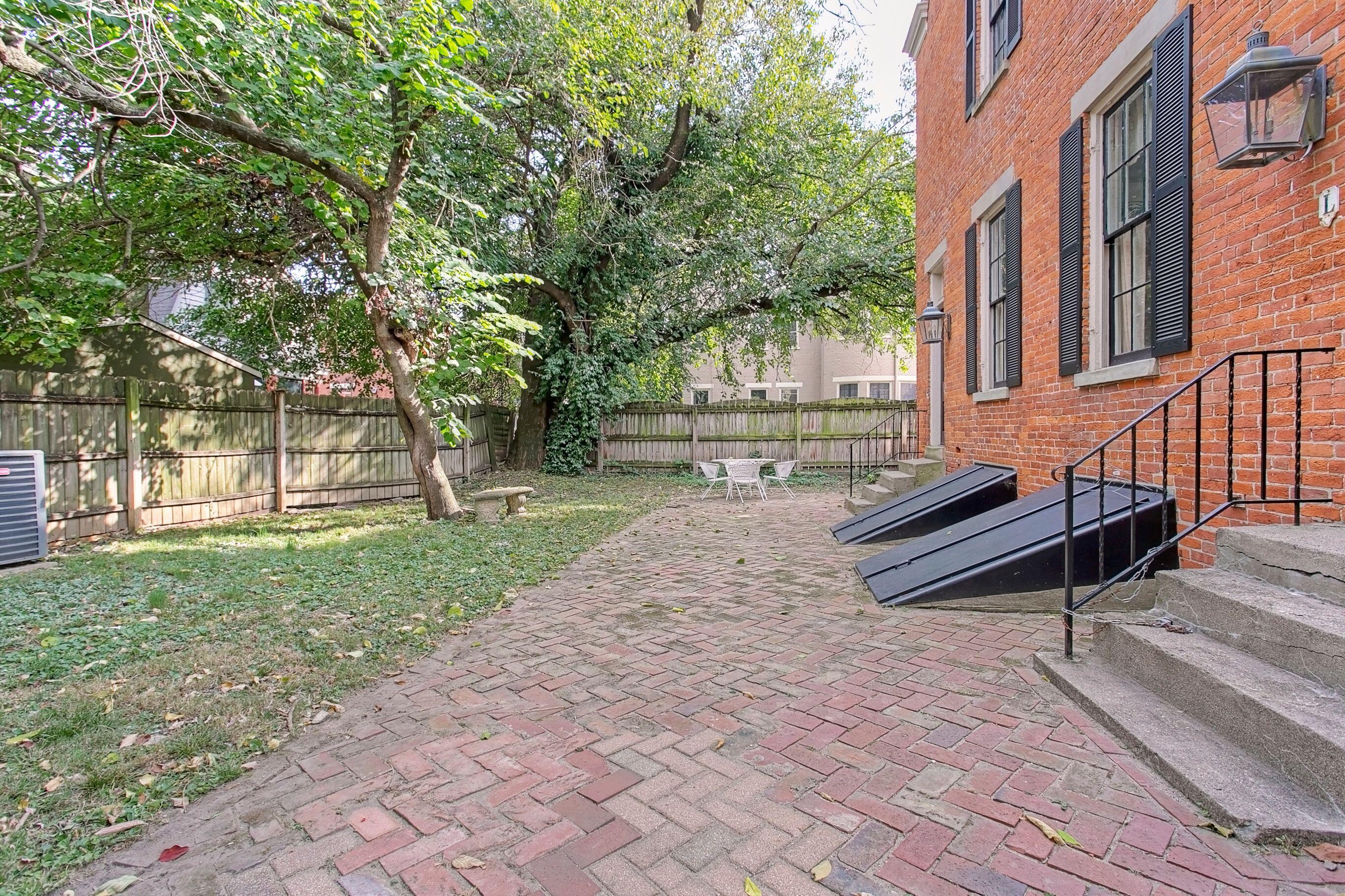 518 Greenup Street, 3