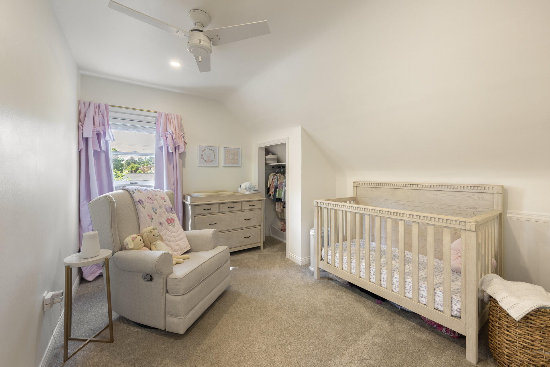 34 W Crittenden Avenue