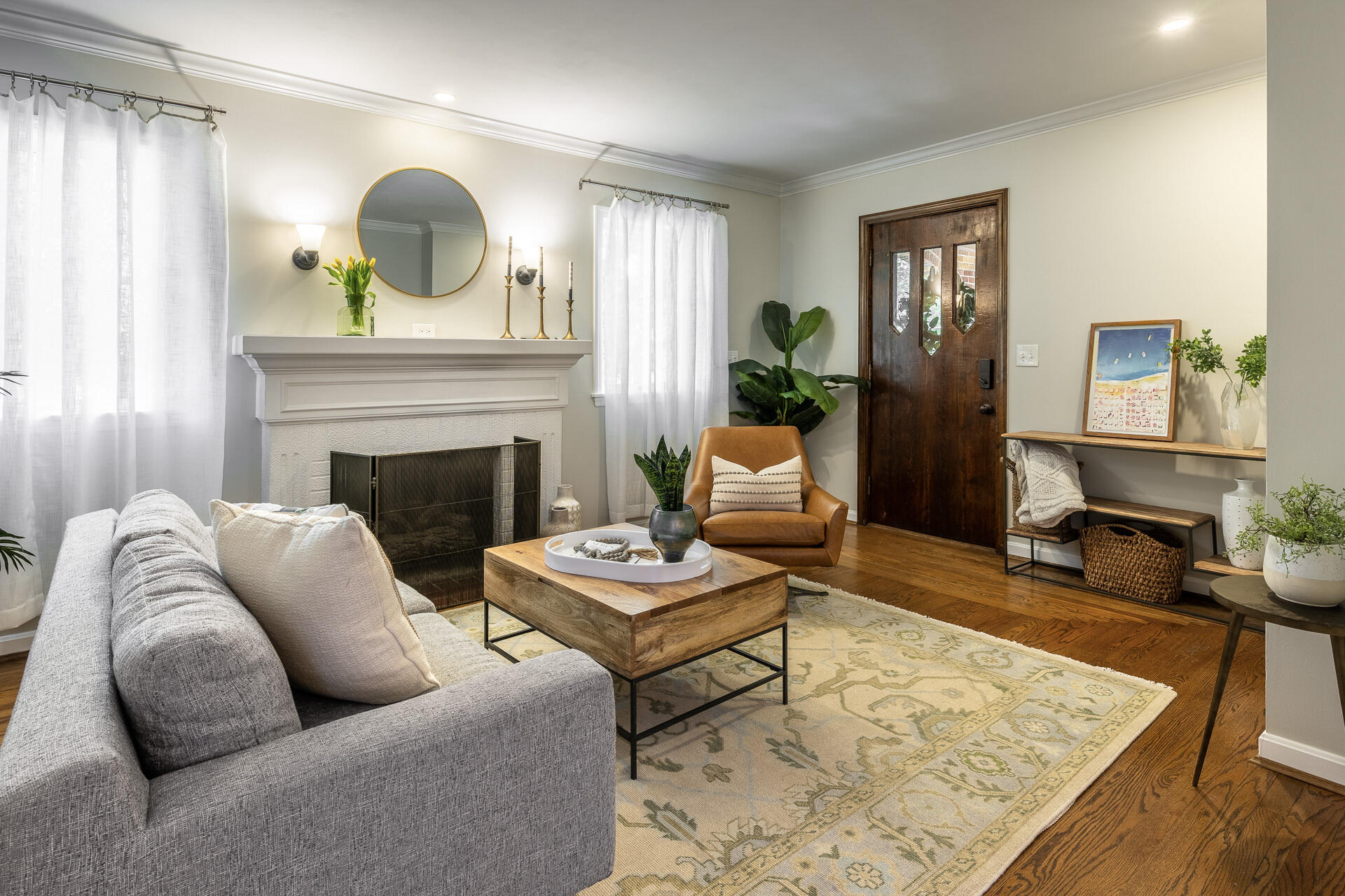 34 W Crittenden Avenue