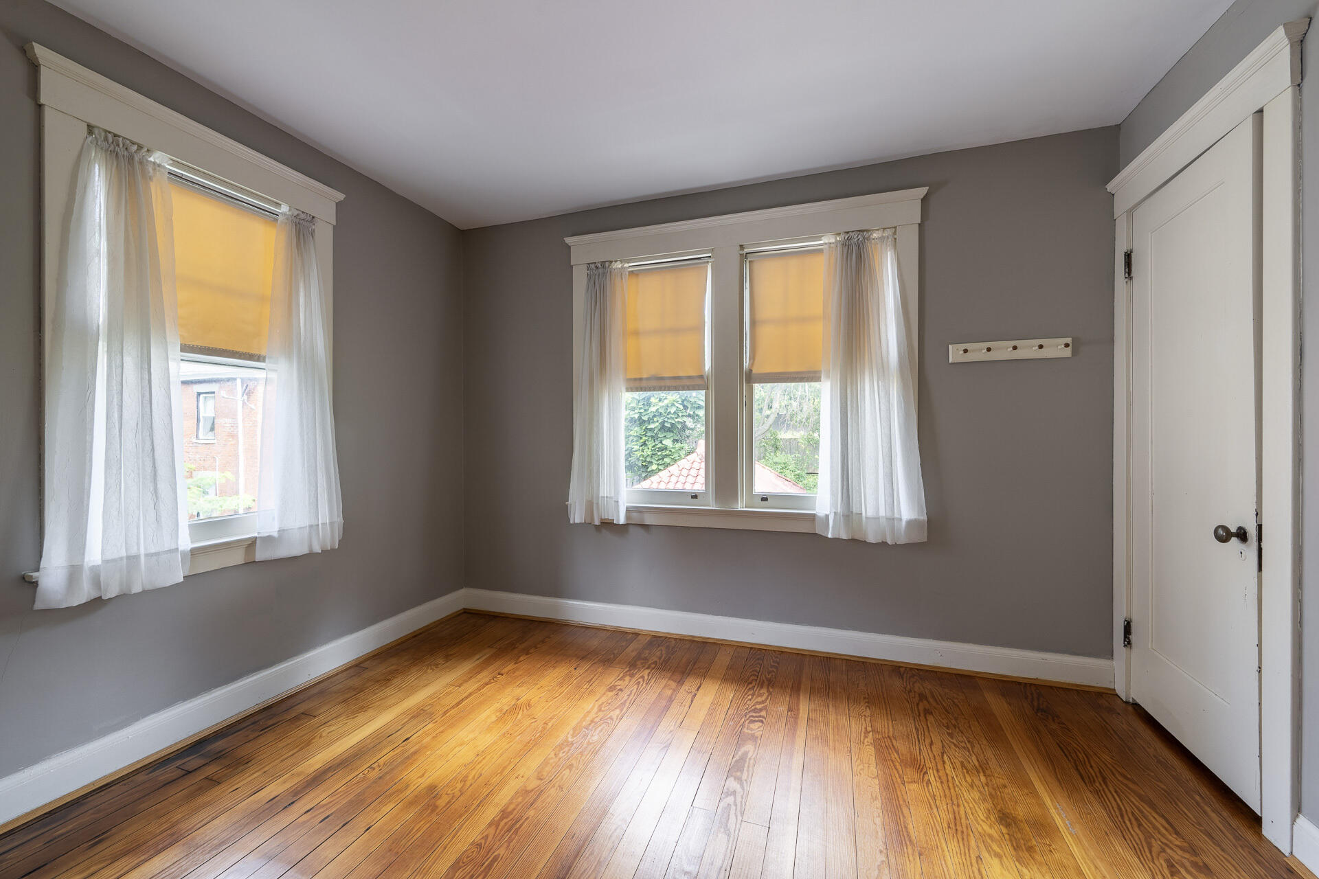 106 Sterrett Avenue