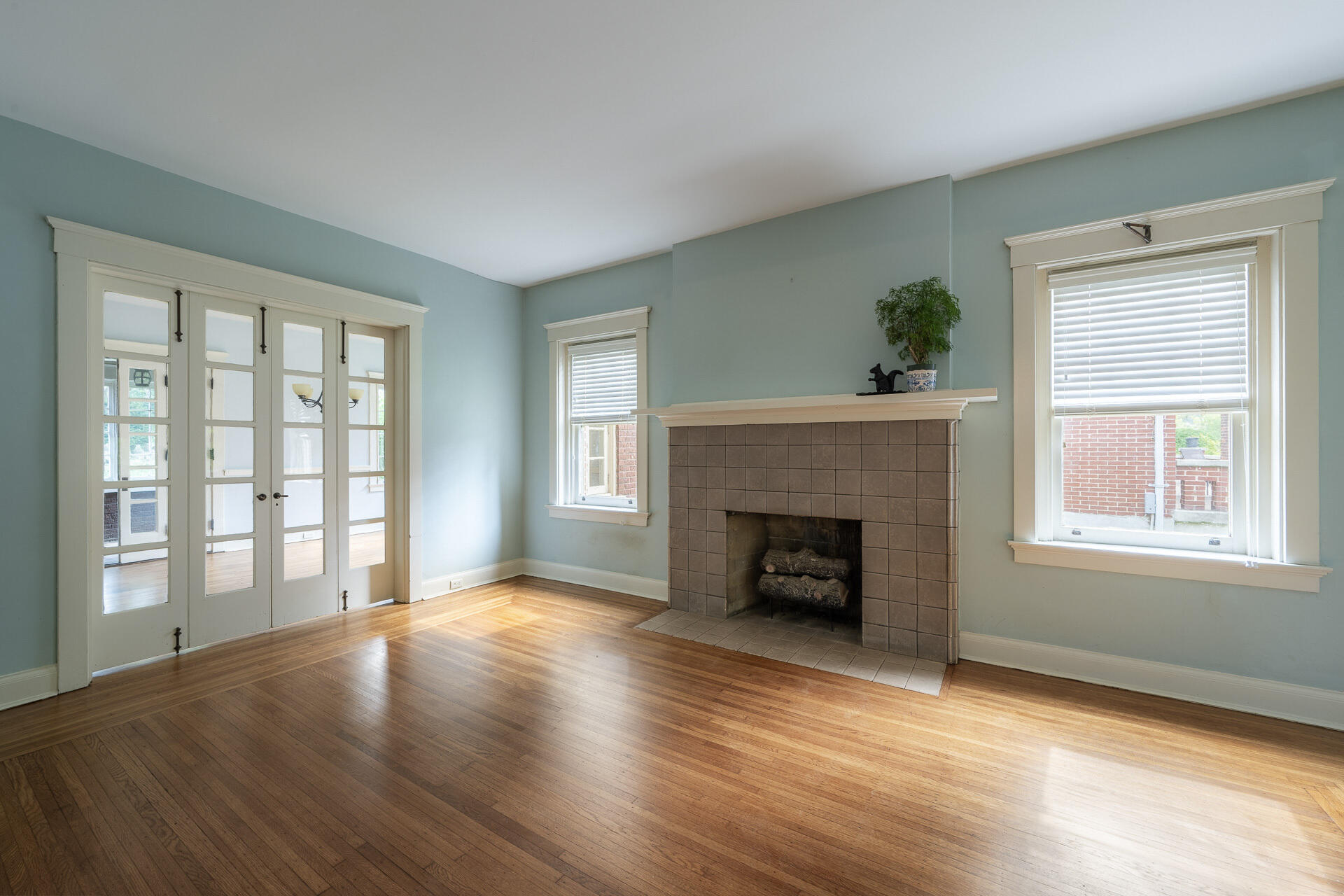 106 Sterrett Avenue