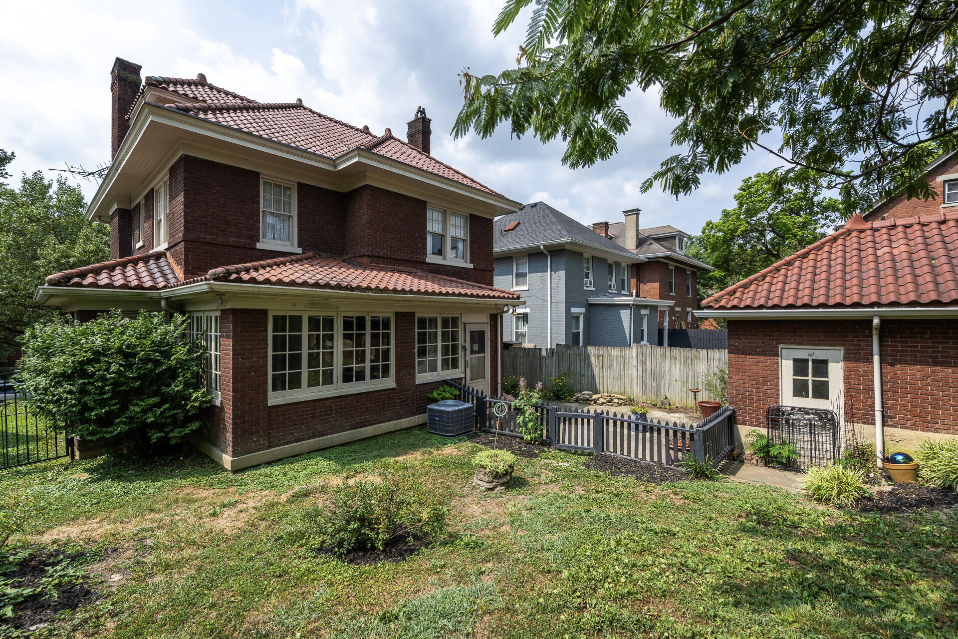 106 Sterrett Avenue
