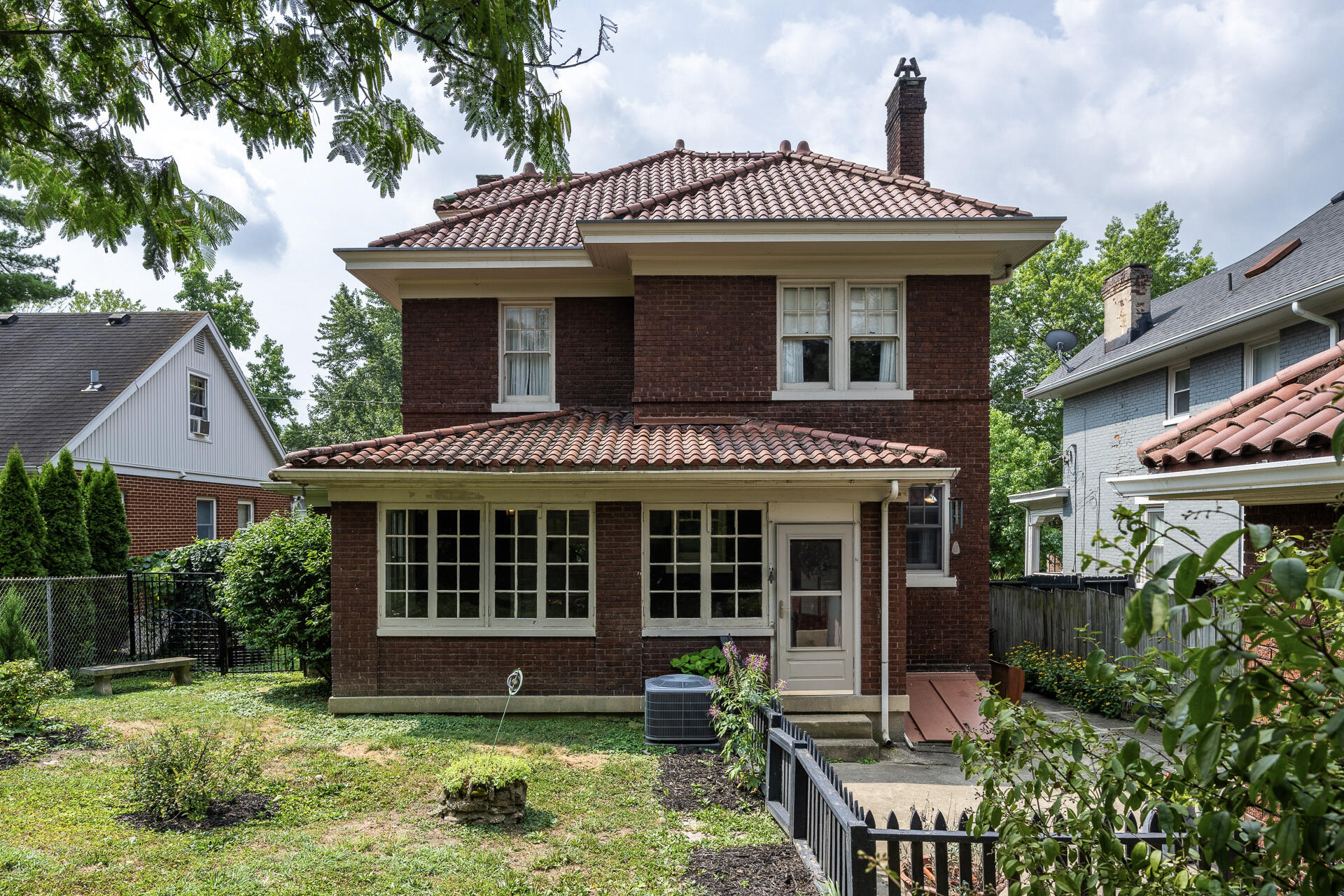 106 Sterrett Avenue