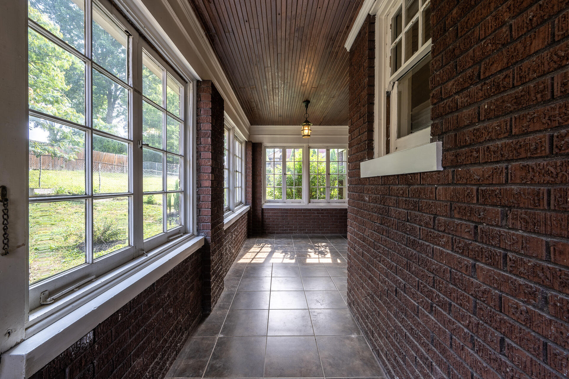 106 Sterrett Avenue