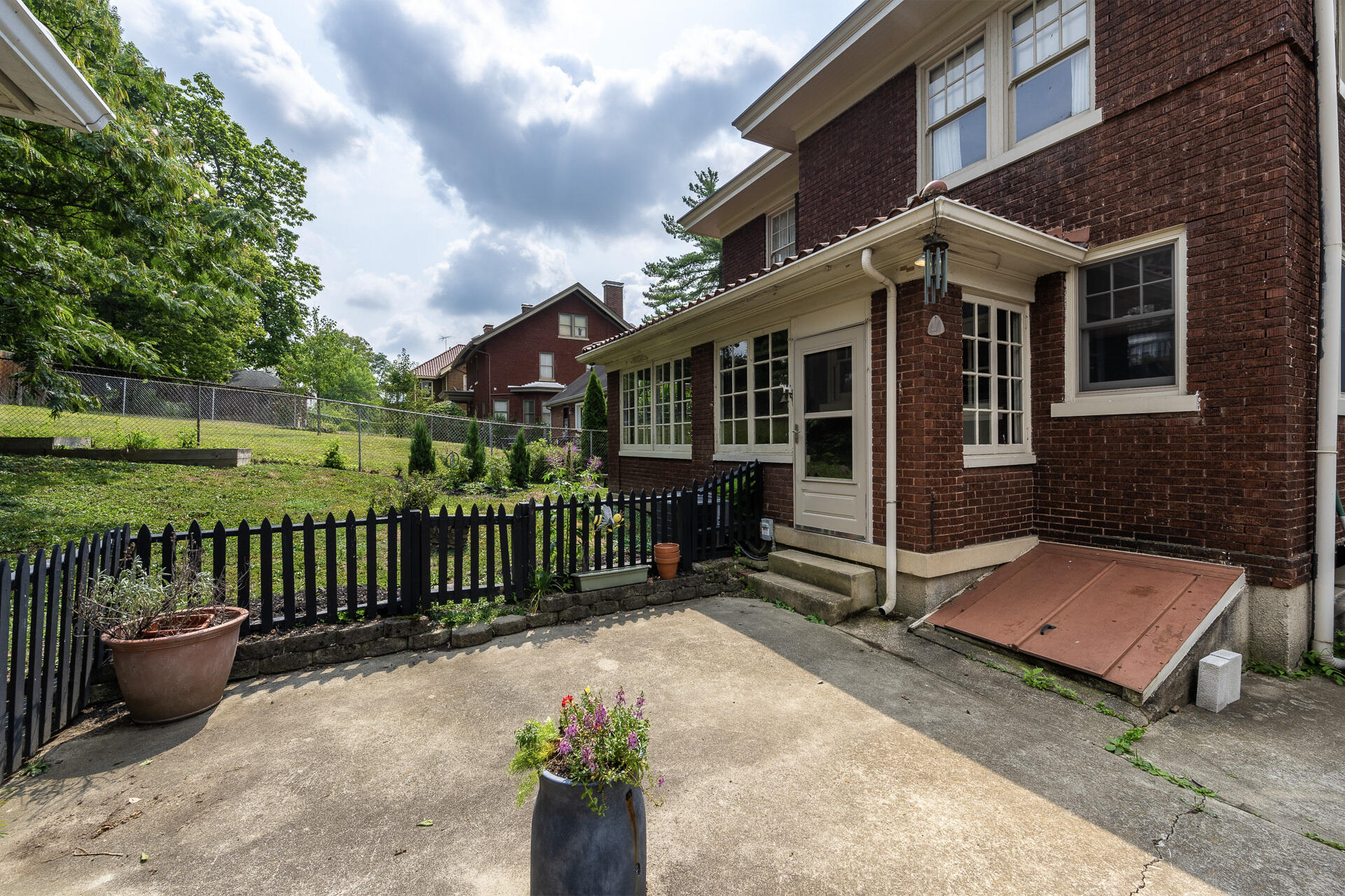 106 Sterrett Avenue