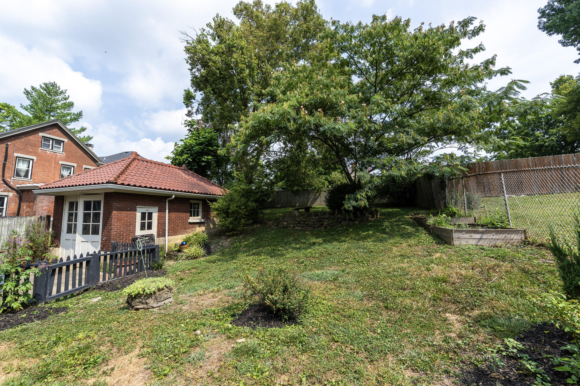 106 Sterrett Avenue