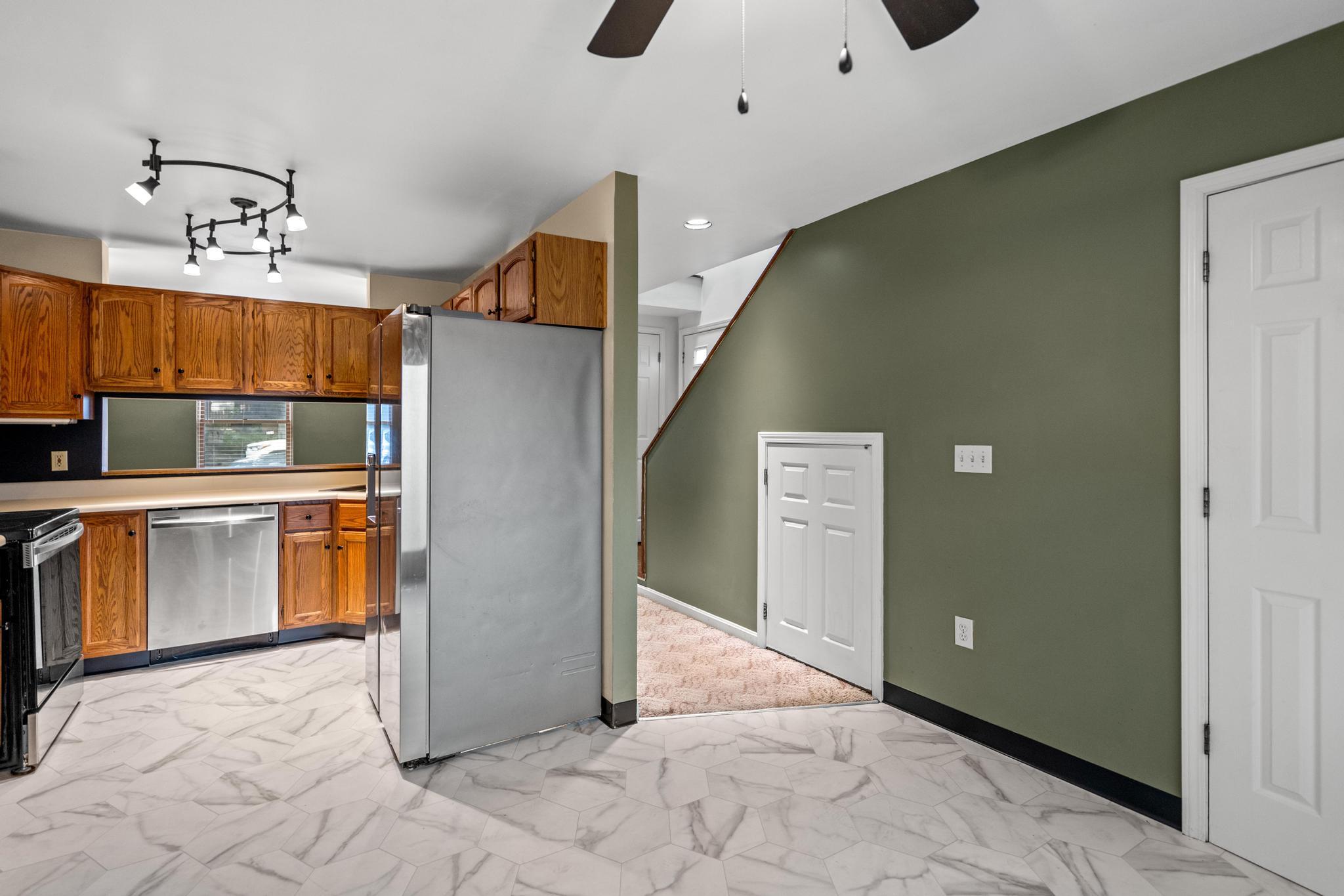 250 W 8th Street