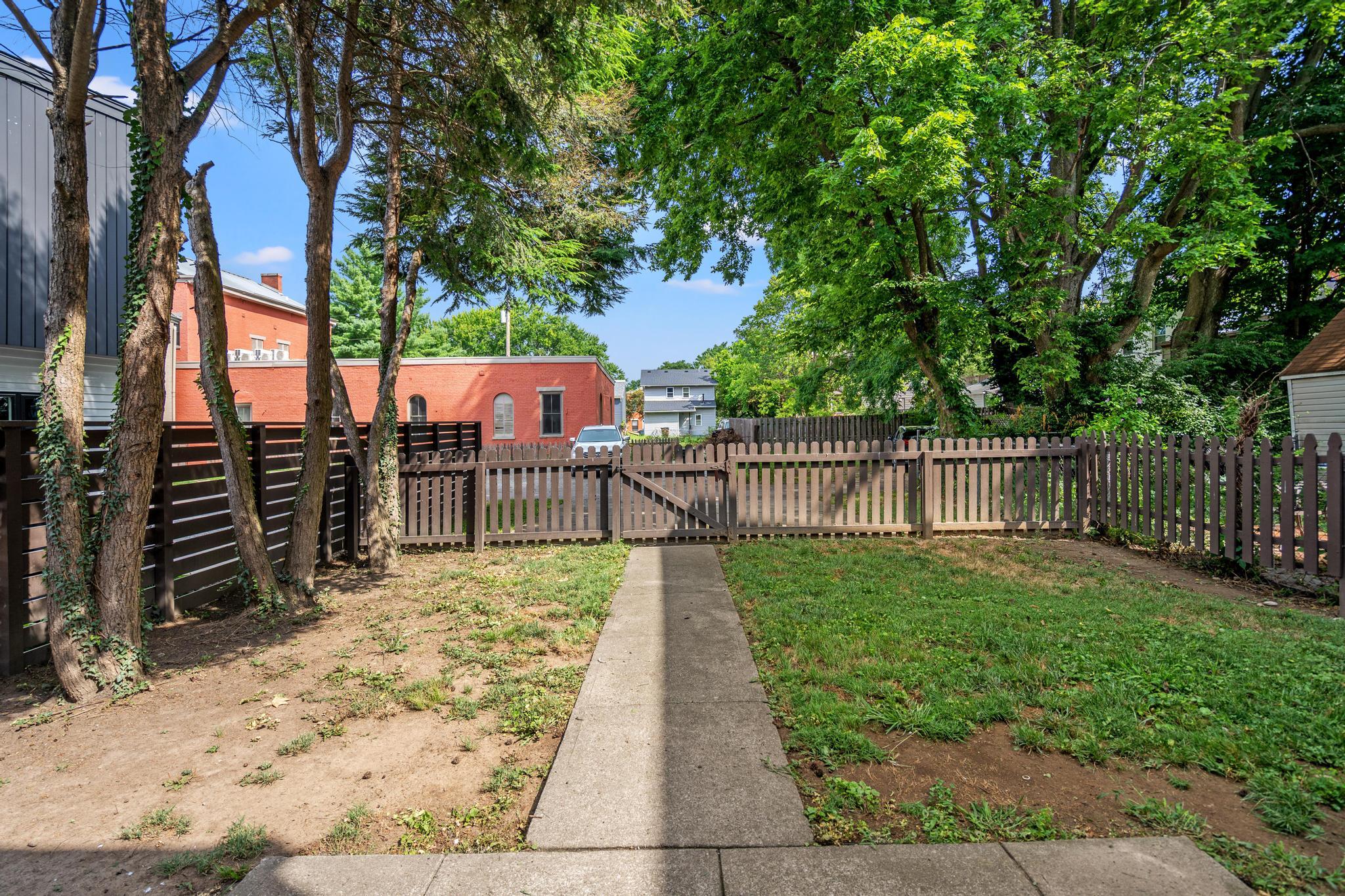 250 W 8th Street