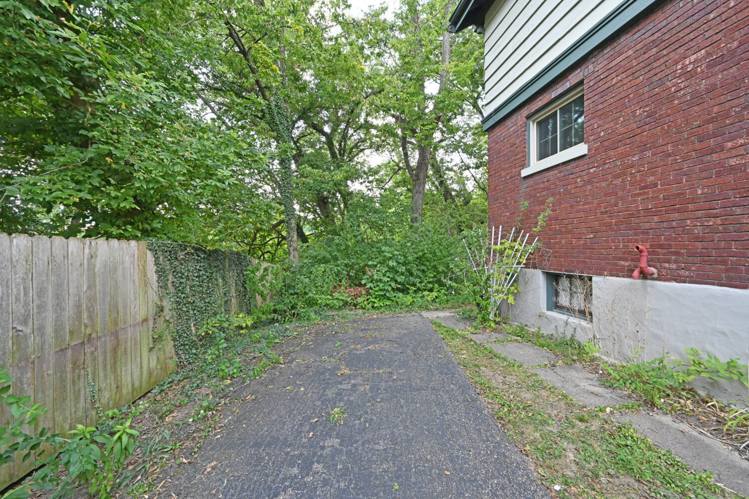 2219 Eastern Avenue