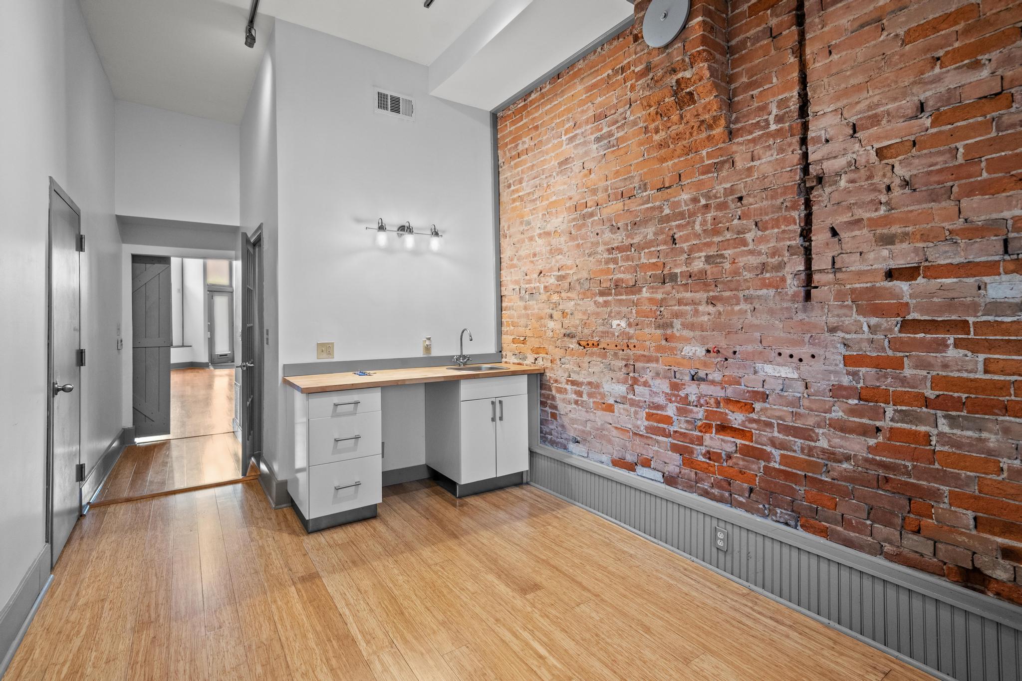 216-218 W Pike Street