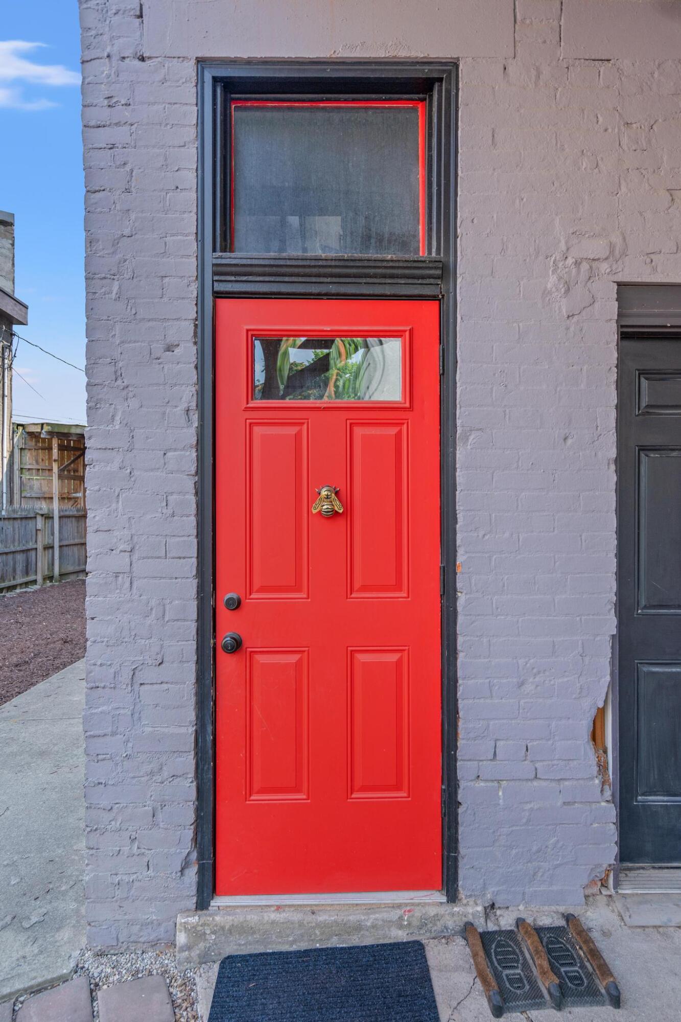 216-218 W Pike Street
