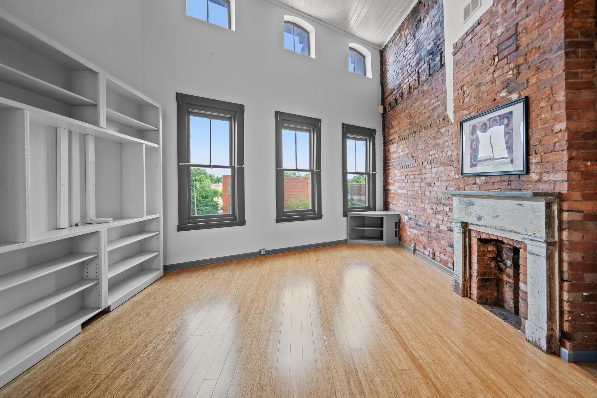 216-218 W Pike Street