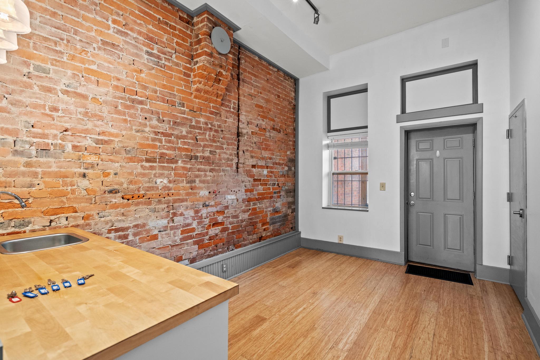 216-218 W Pike Street