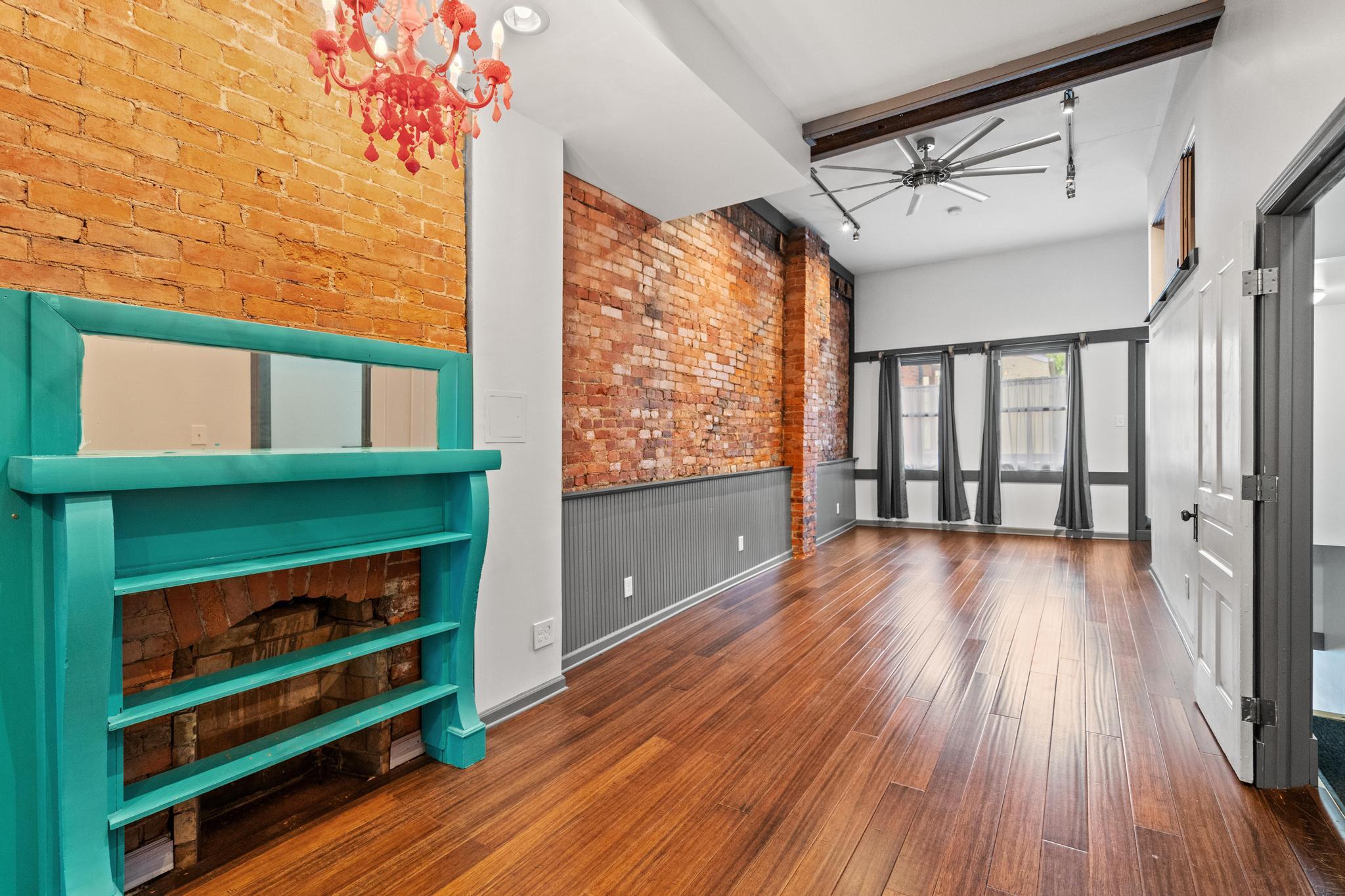 216-218 W Pike Street