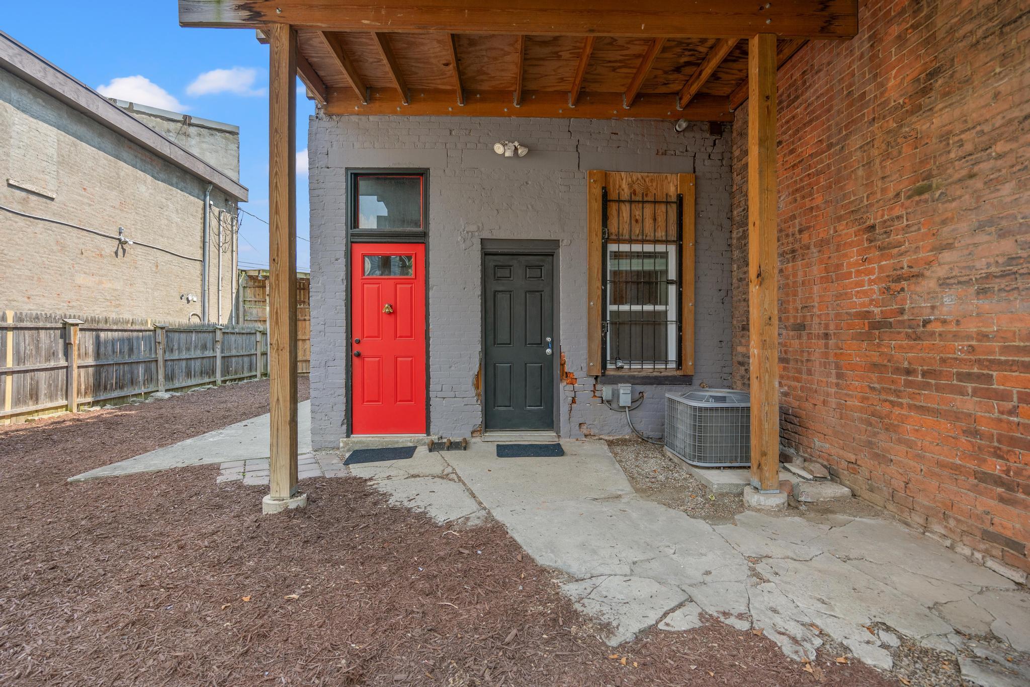 216-218 W Pike Street