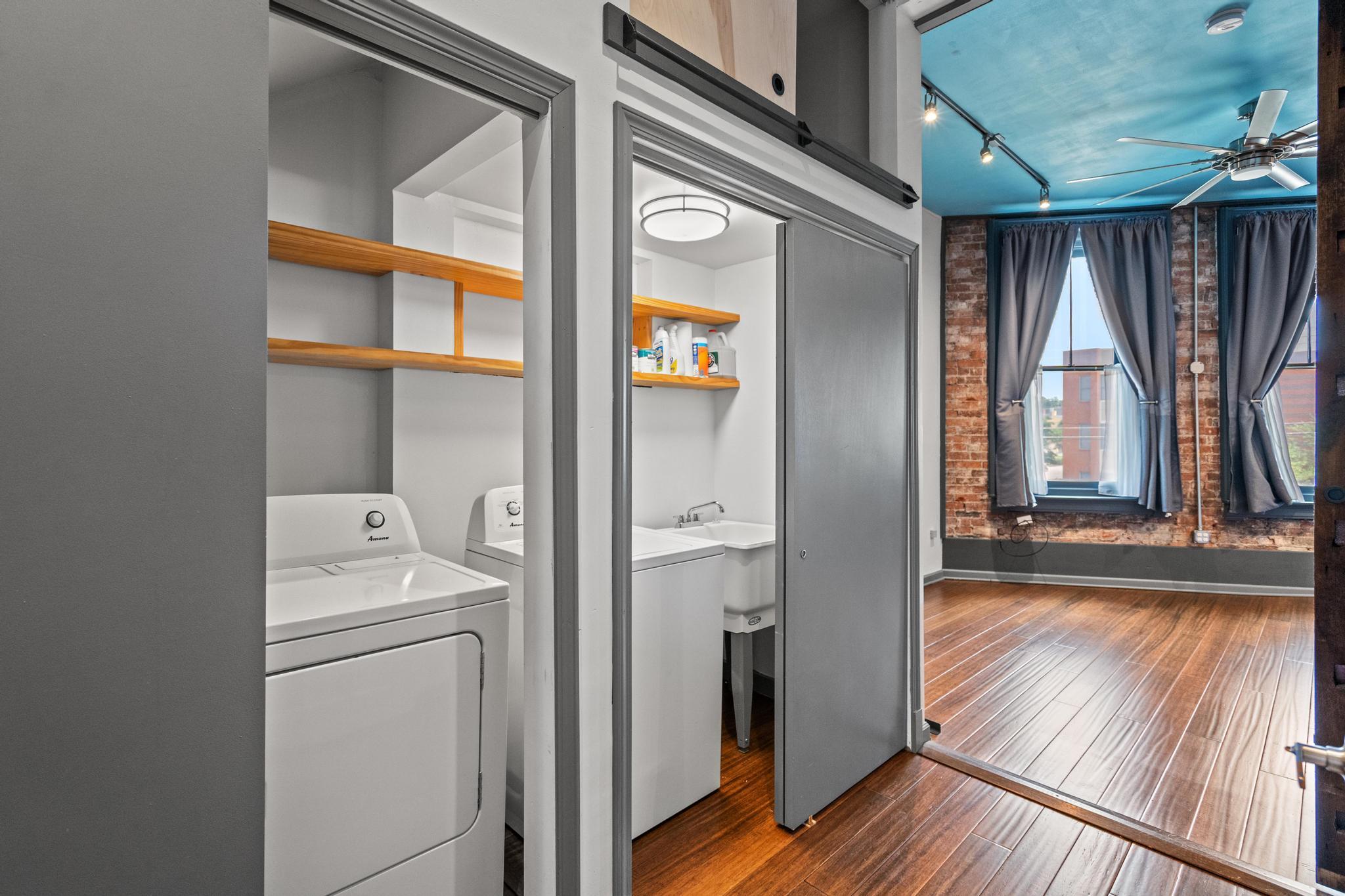 216-218 W Pike Street