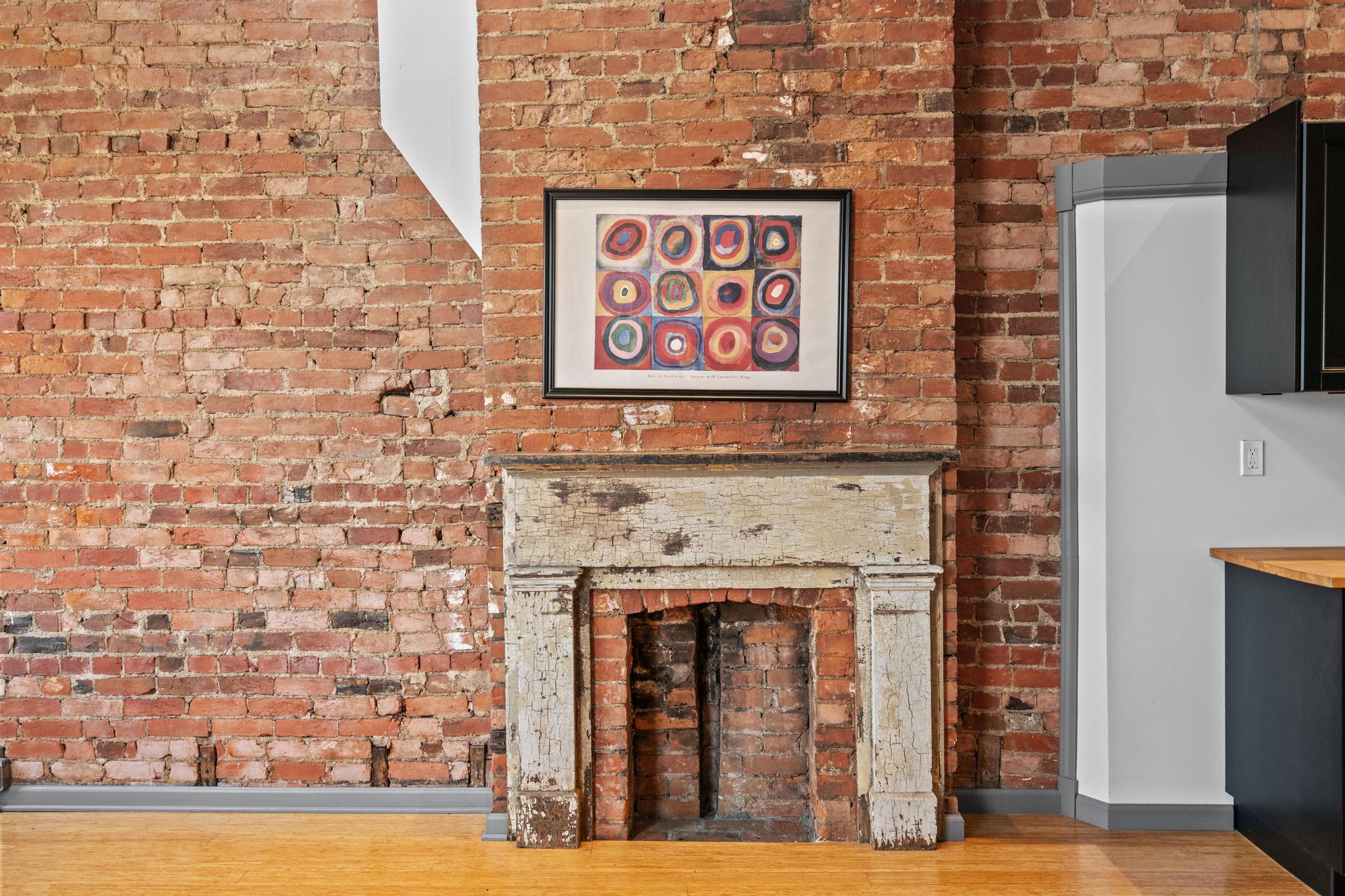 216-218 W Pike Street