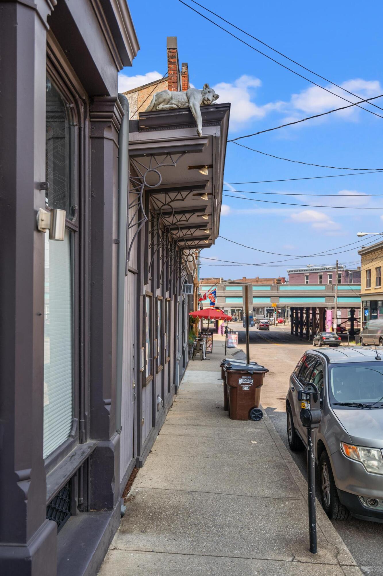216-218 W Pike Street