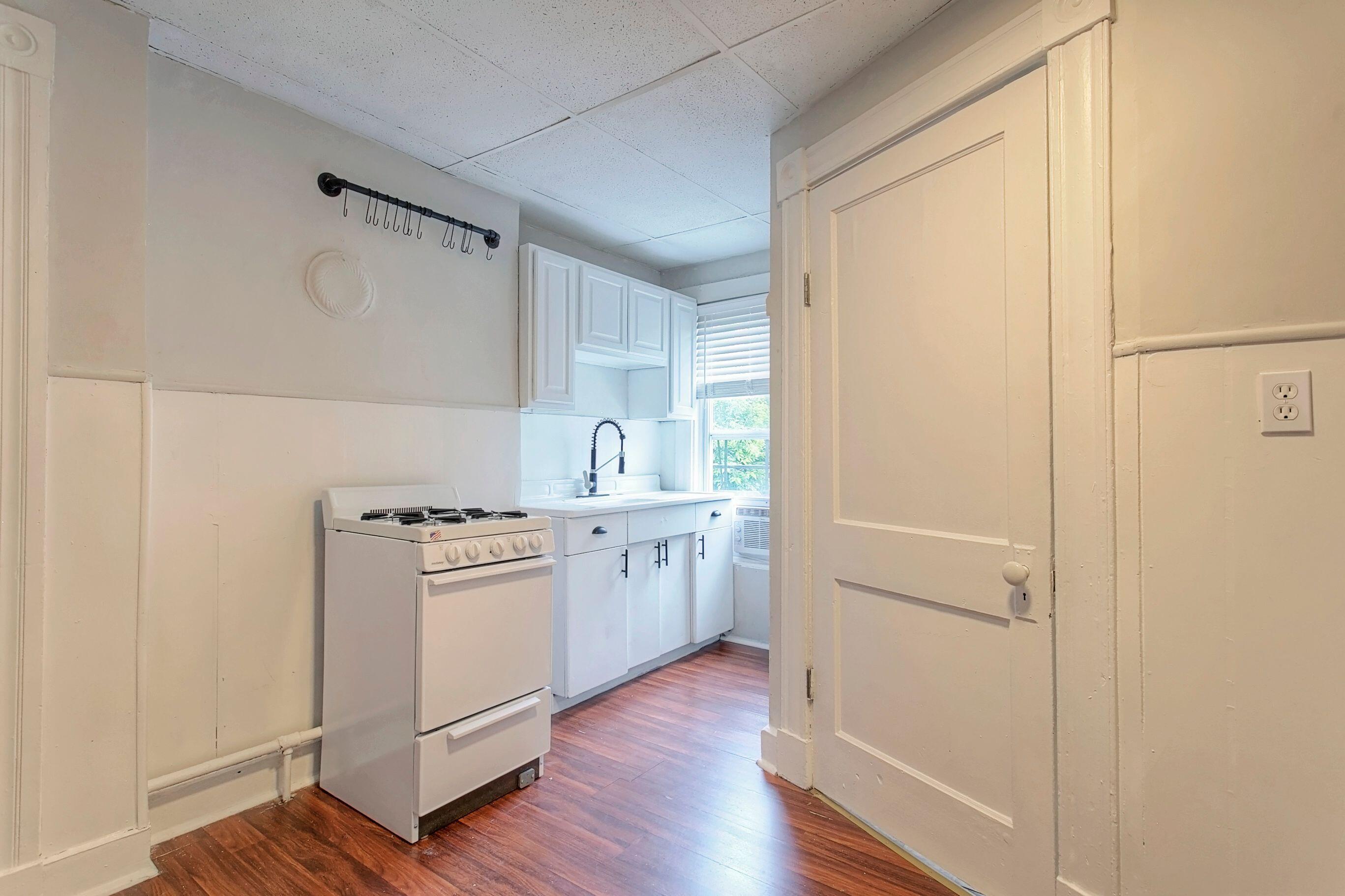 511 Sanford Street, 3