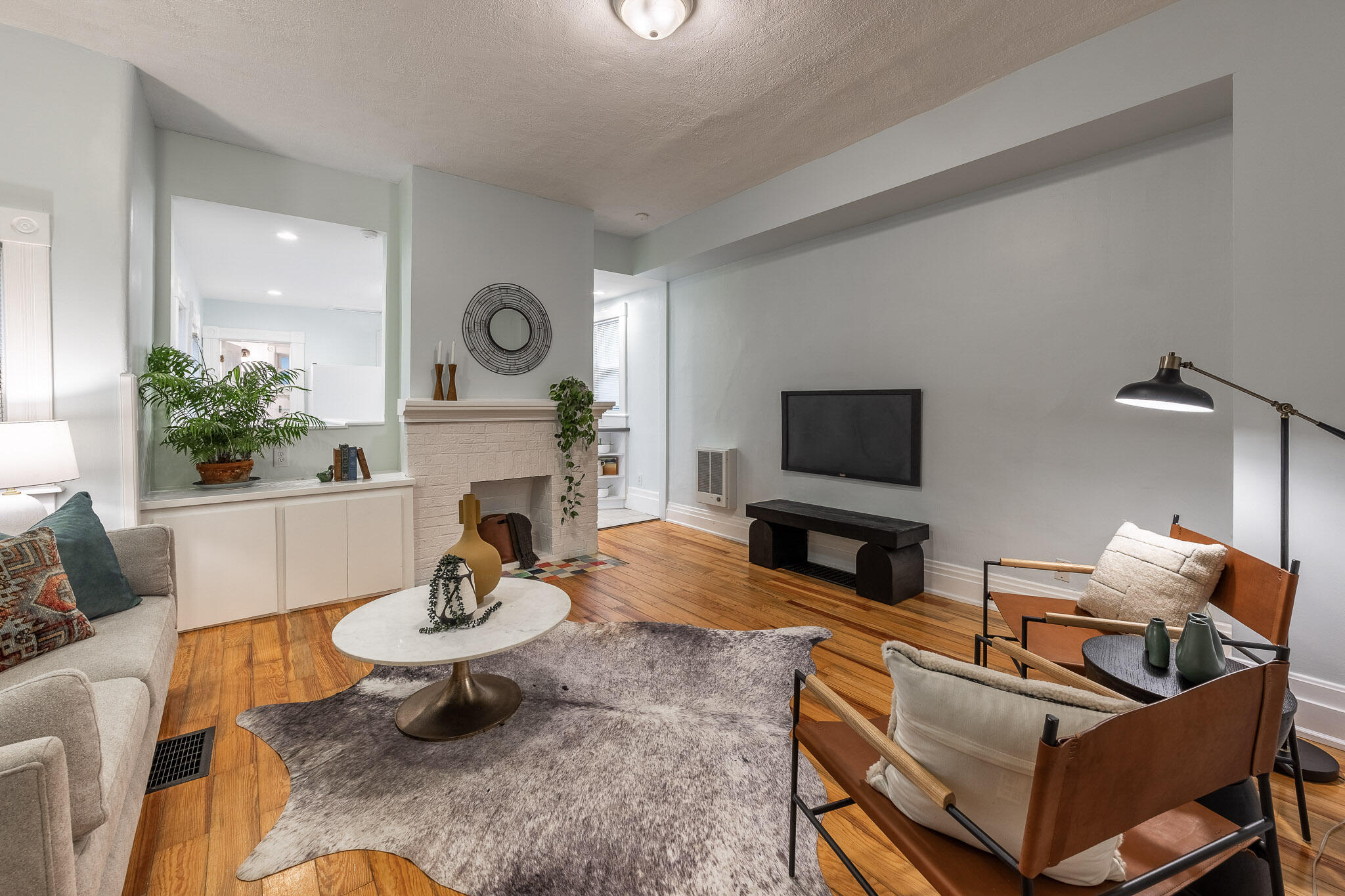 224 E 8th Street