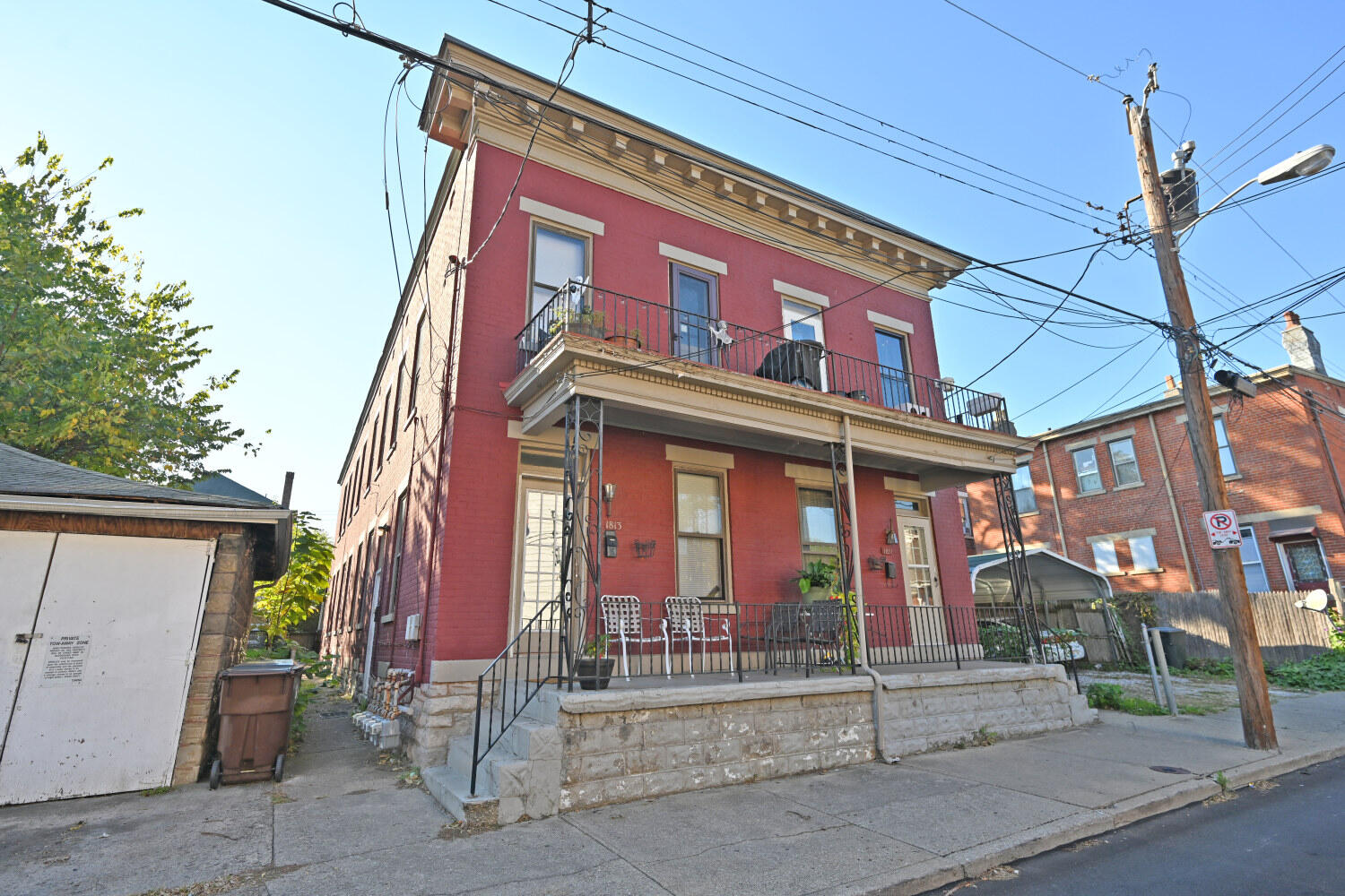 1811 Pearl Street, 13