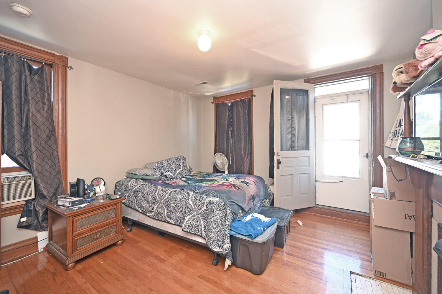 1811 Pearl Street, 13