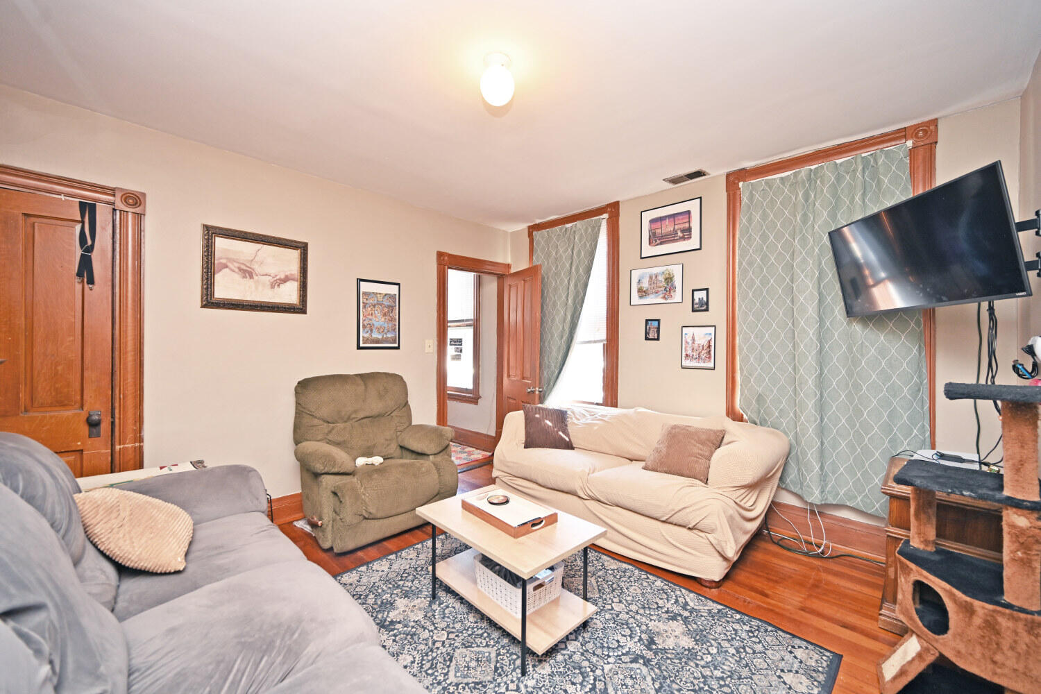 1811 Pearl Street, 13