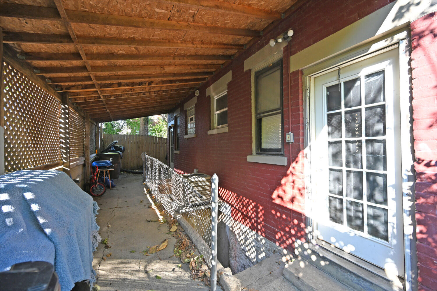 1811 Pearl Street, 13