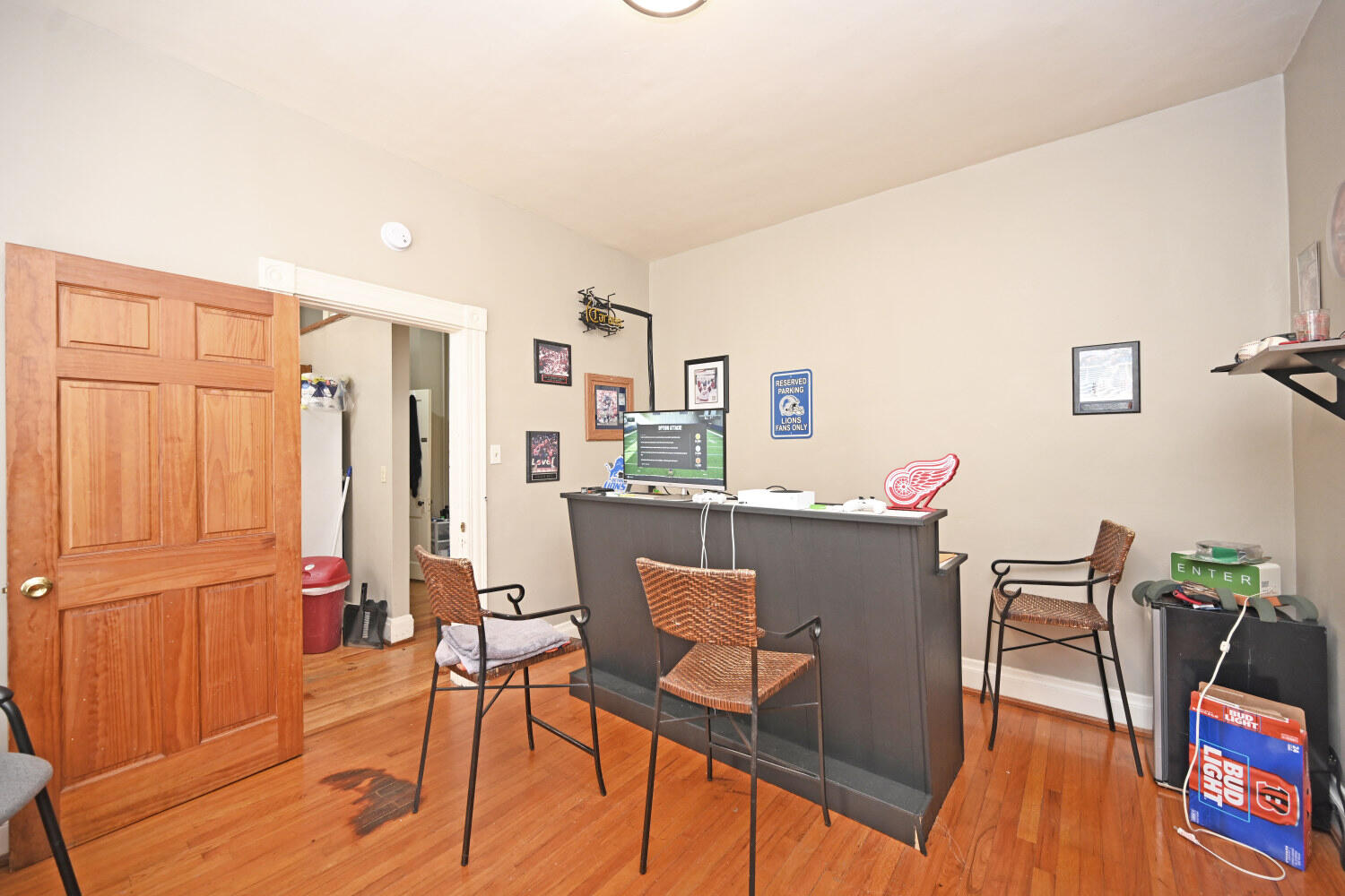 1811 Pearl Street, 13