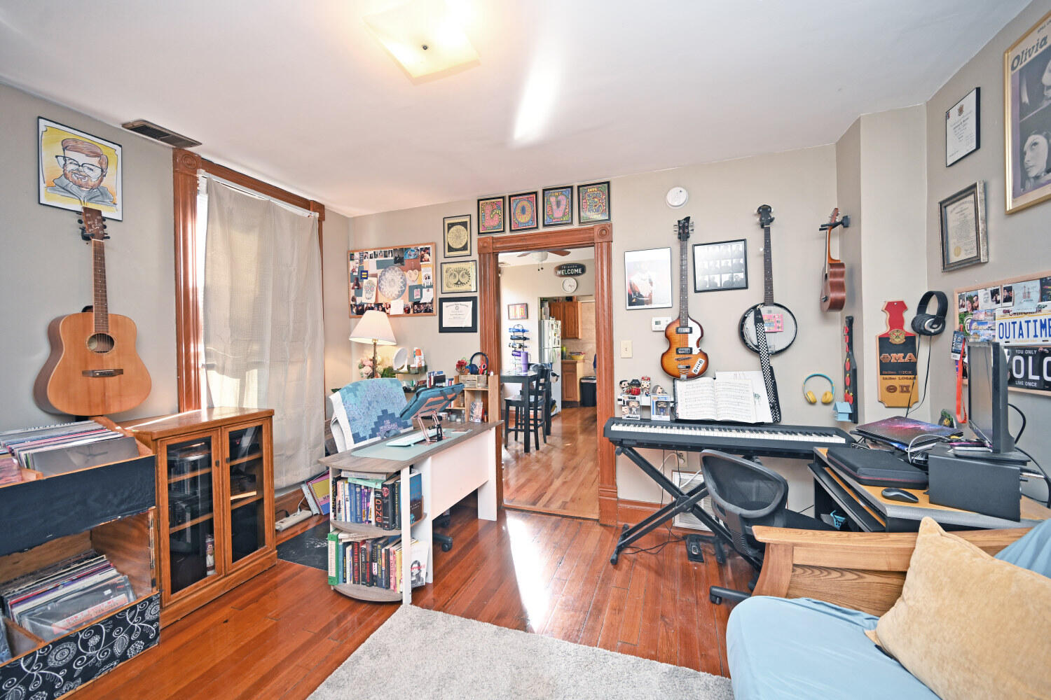 1811 Pearl Street, 13