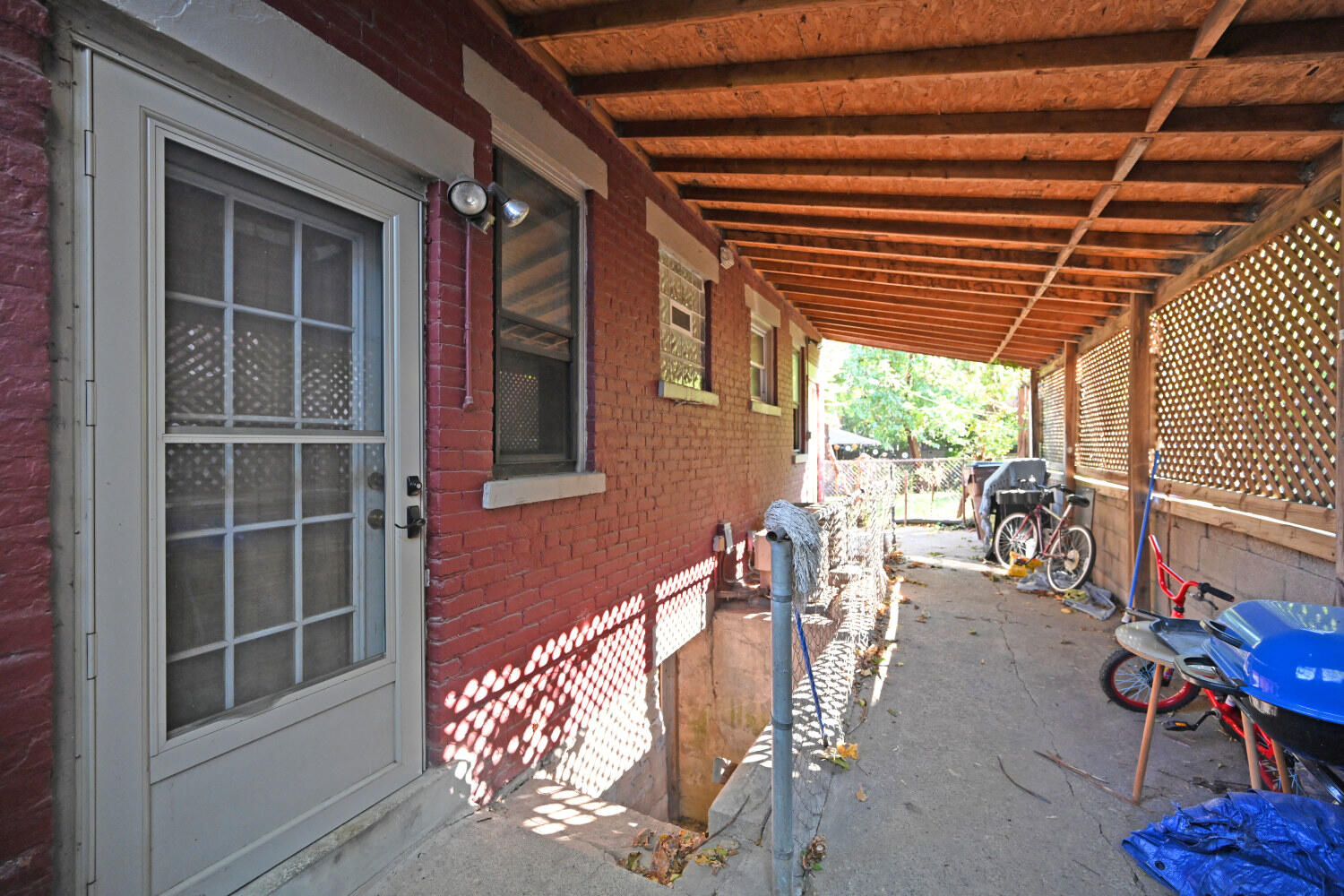1811 Pearl Street, 13