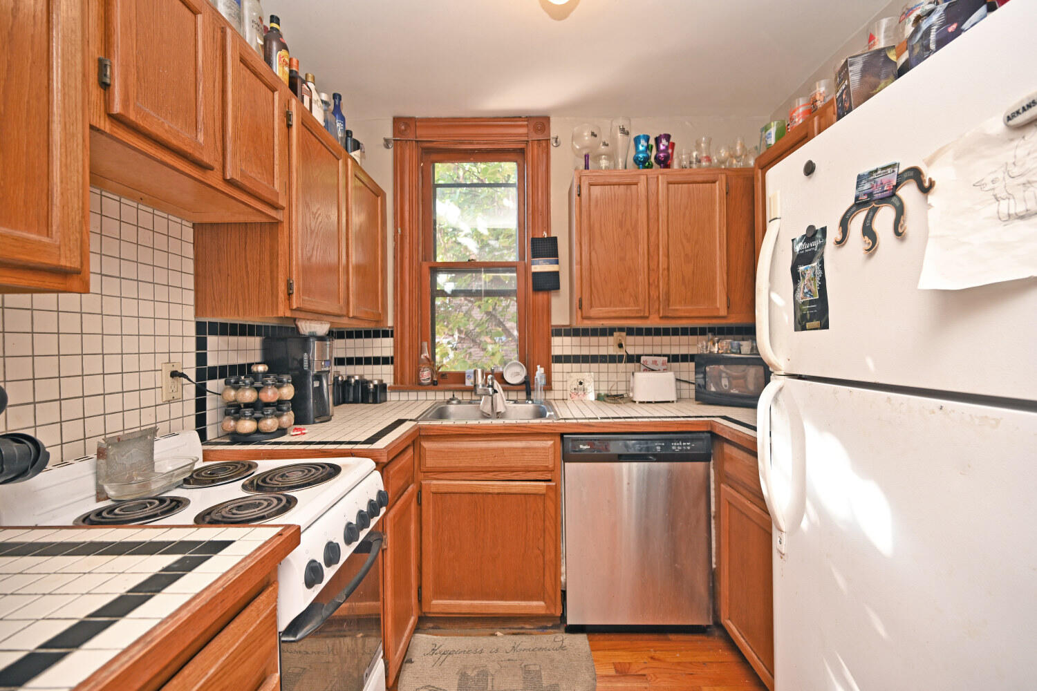 1811 Pearl Street, 13