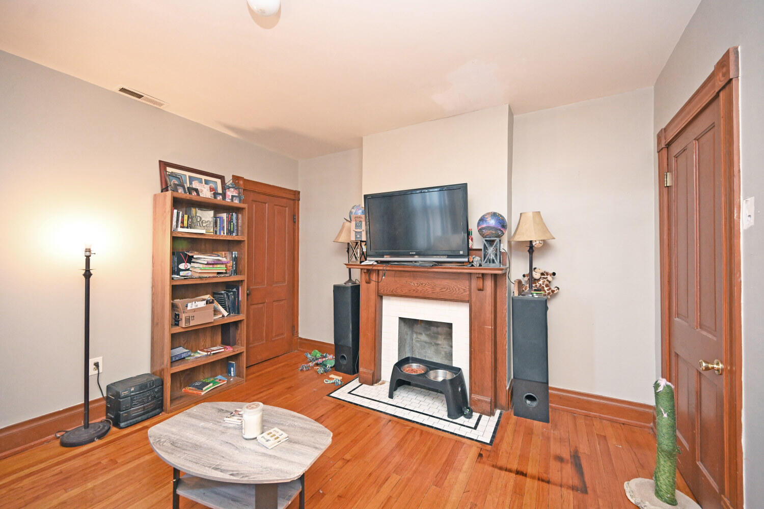 1811 Pearl Street, 13