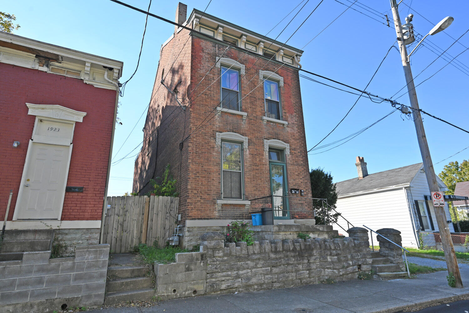 1921 Pearl Street
