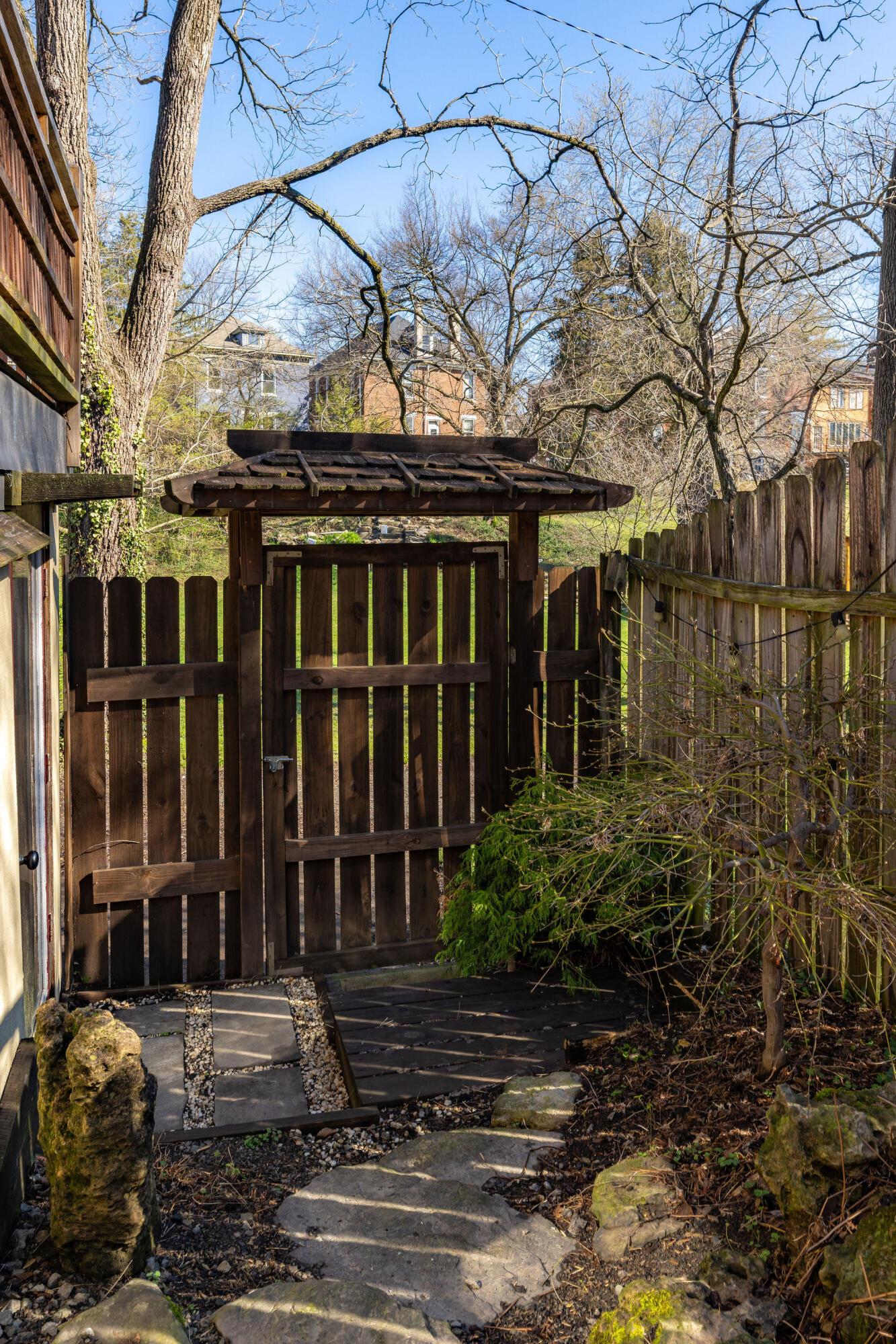 20 E 24 Street