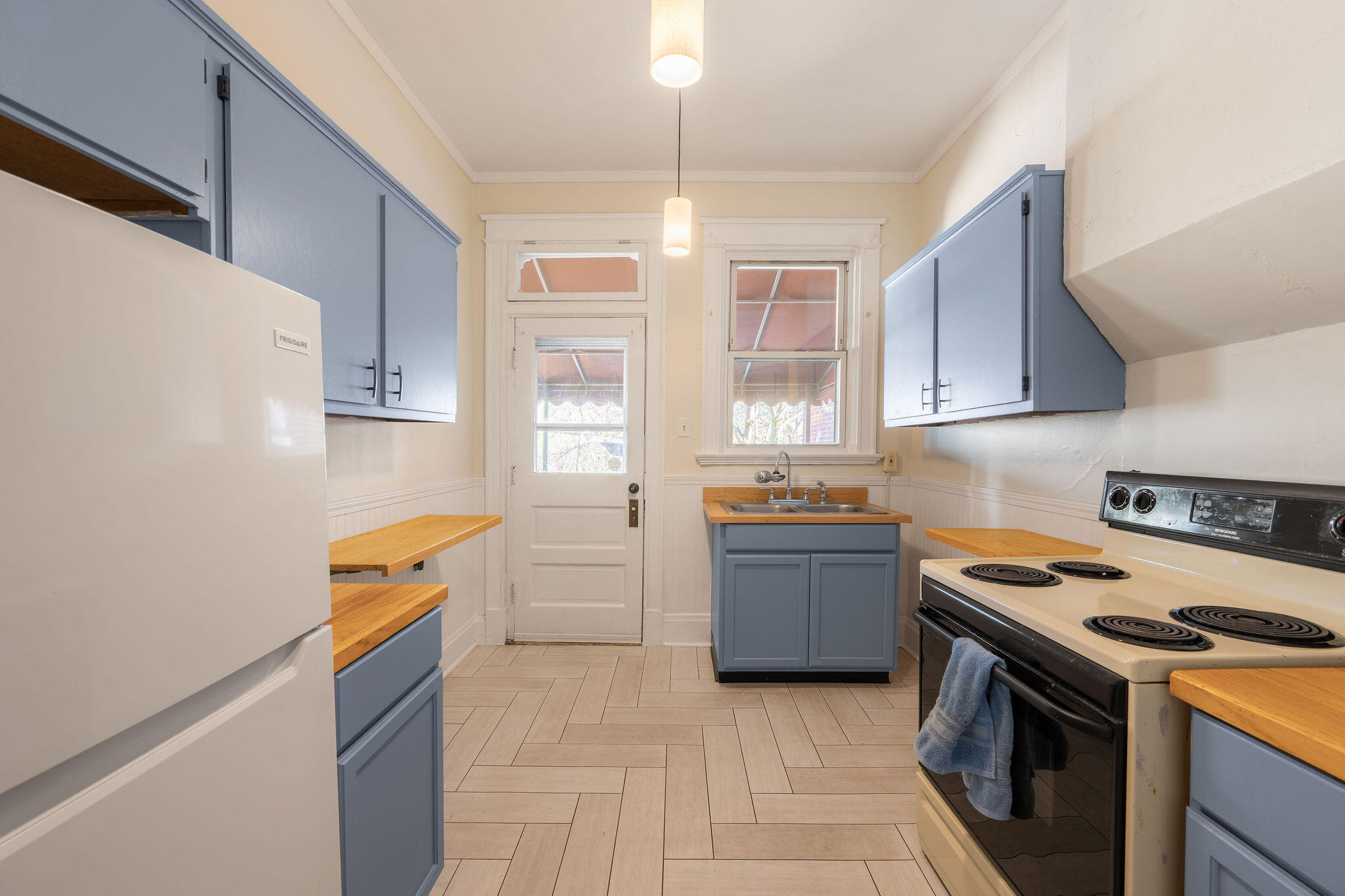 20 E 24 Street