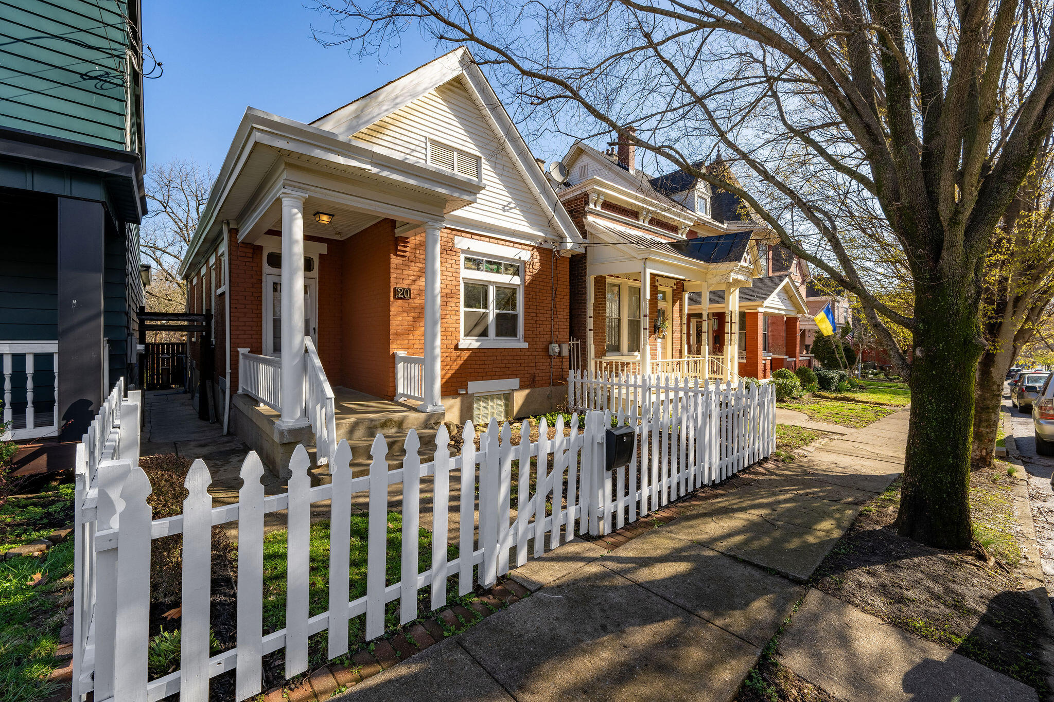 20 E 24 Street