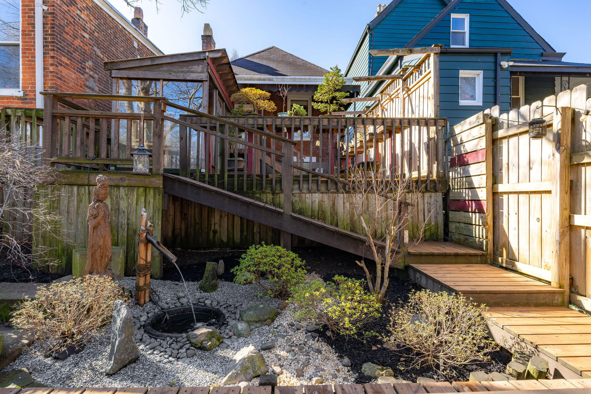 20 E 24 Street