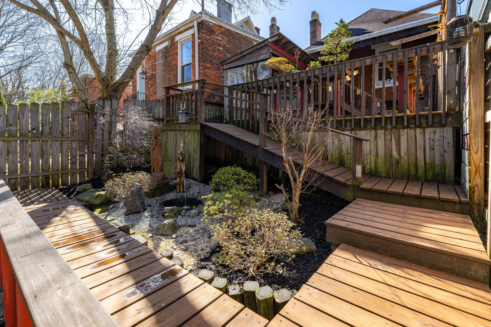 20 E 24 Street