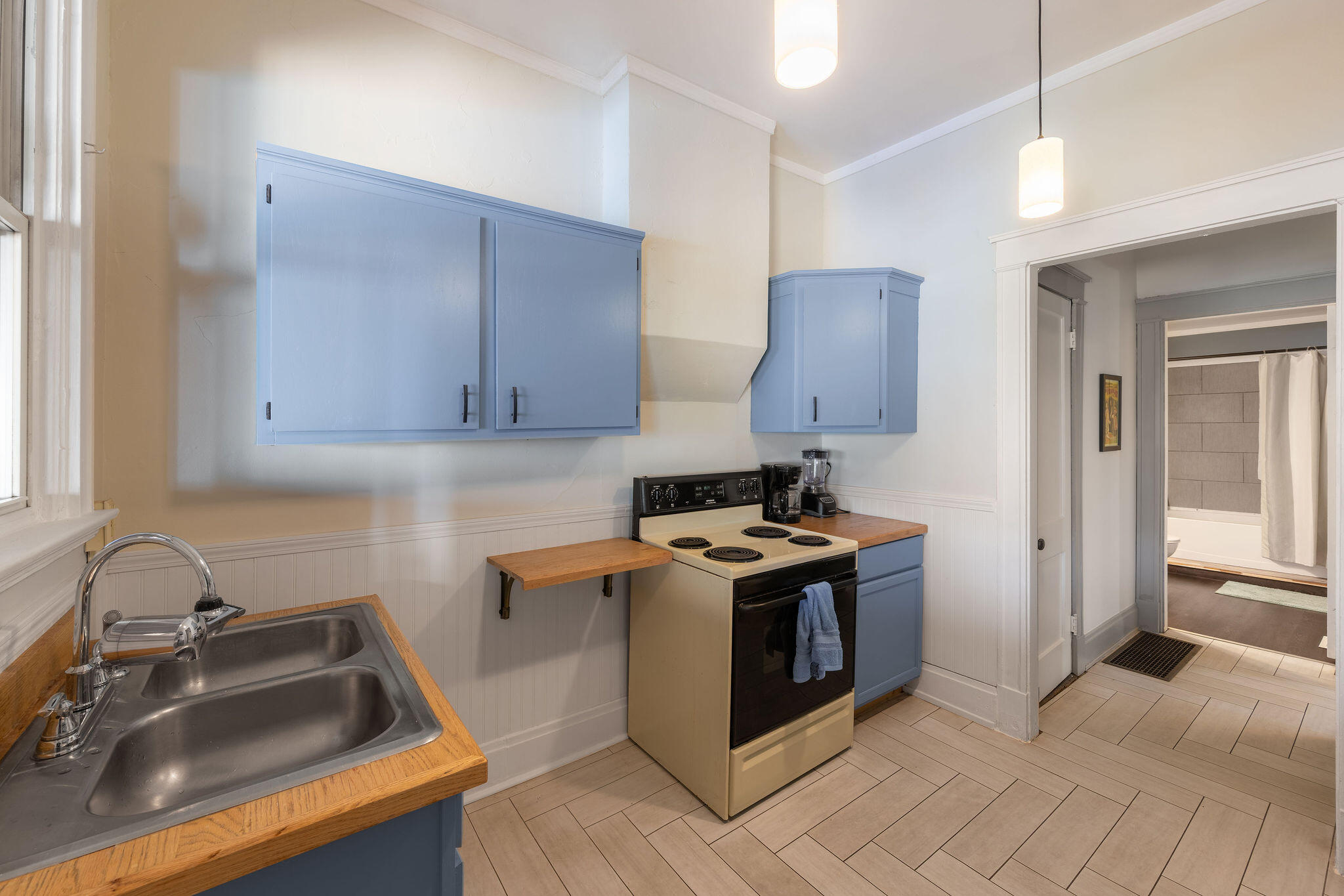 20 E 24 Street