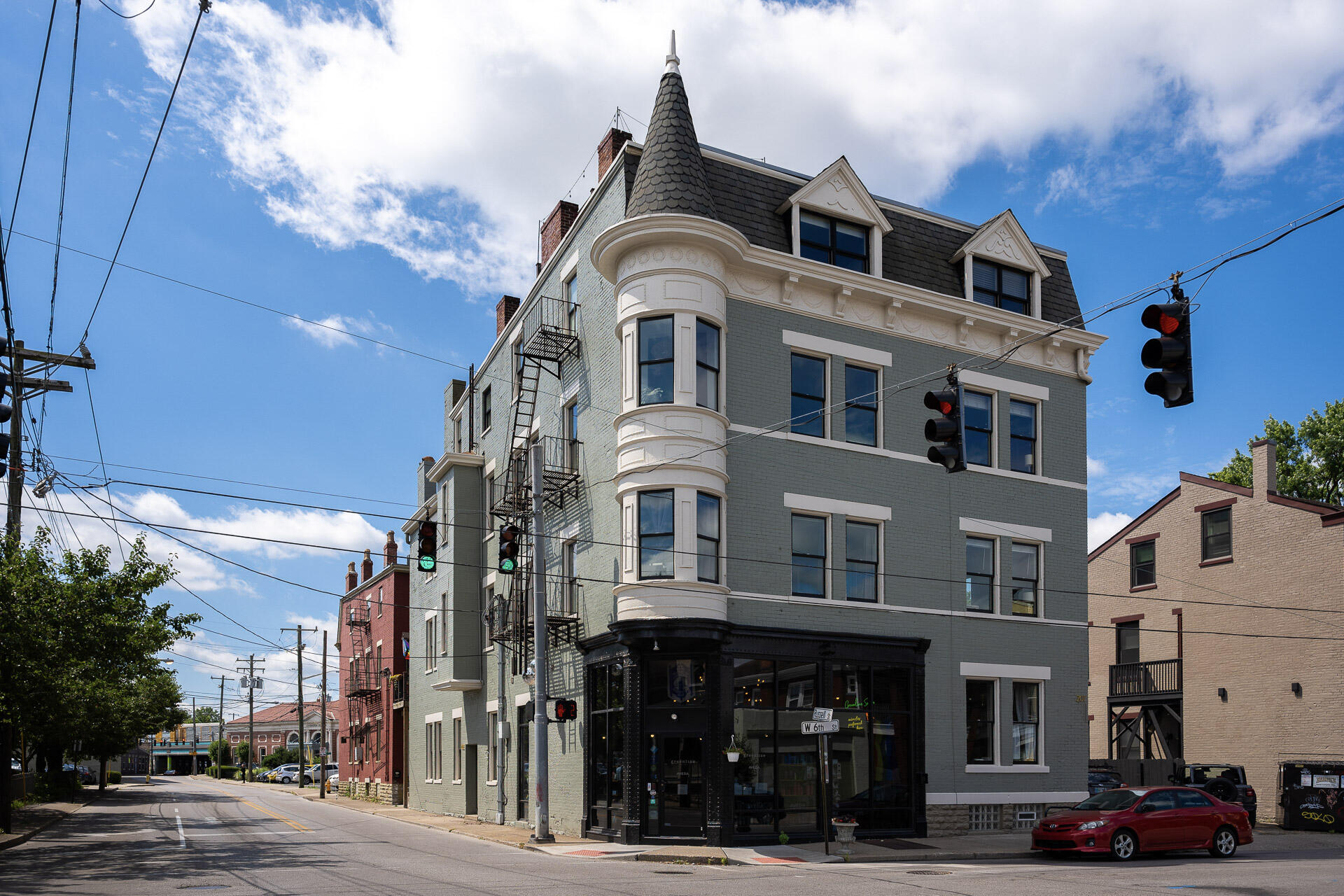 605 Russell Street, 3A