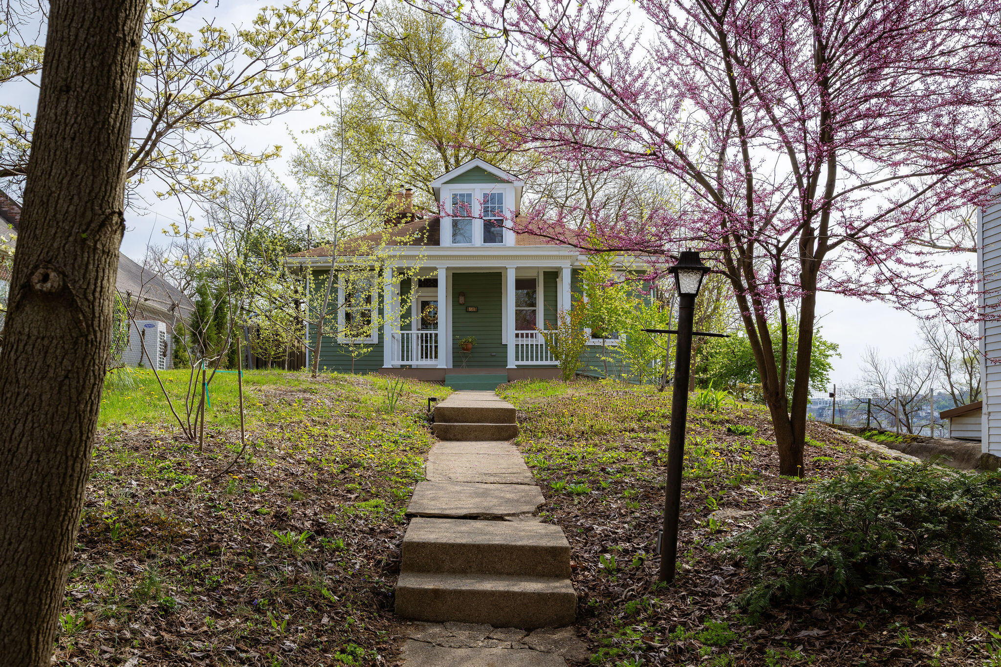 728 Garrard Street