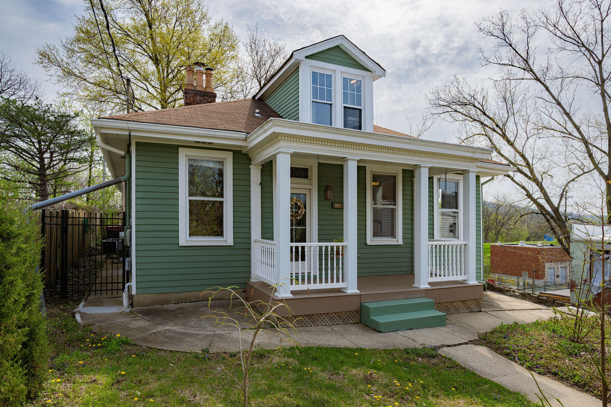 728 Garrard Street