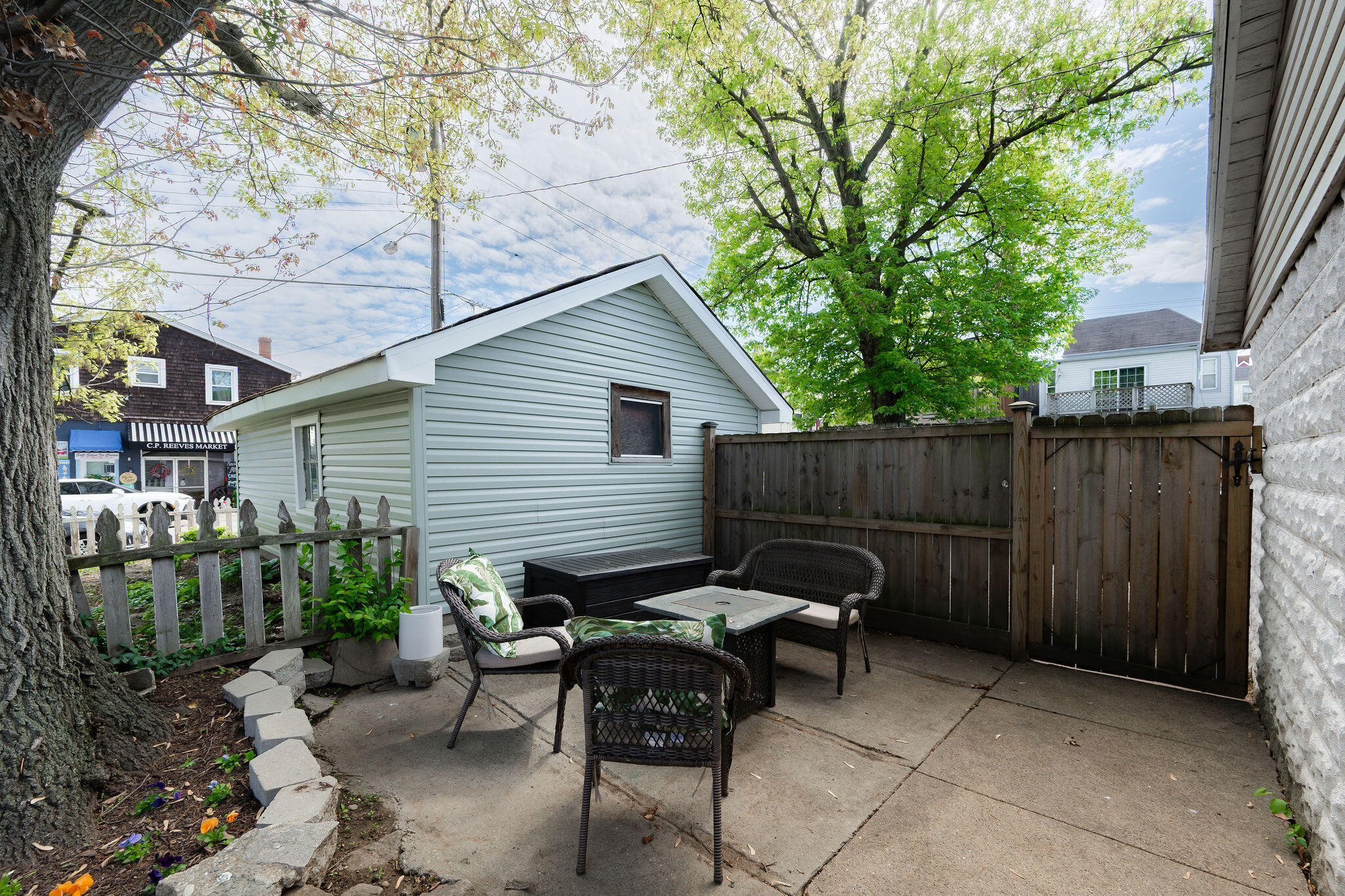 605 Elm Street