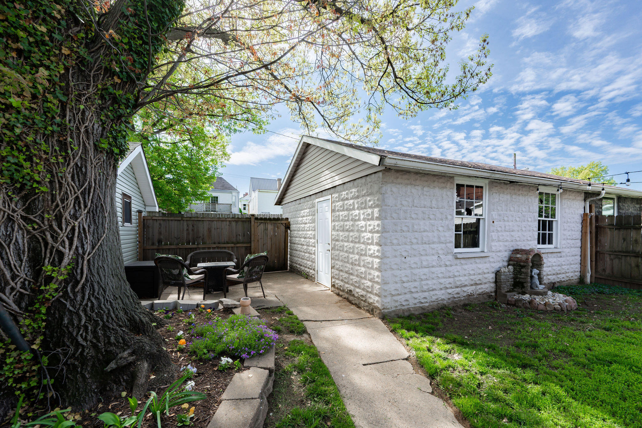 605 Elm Street