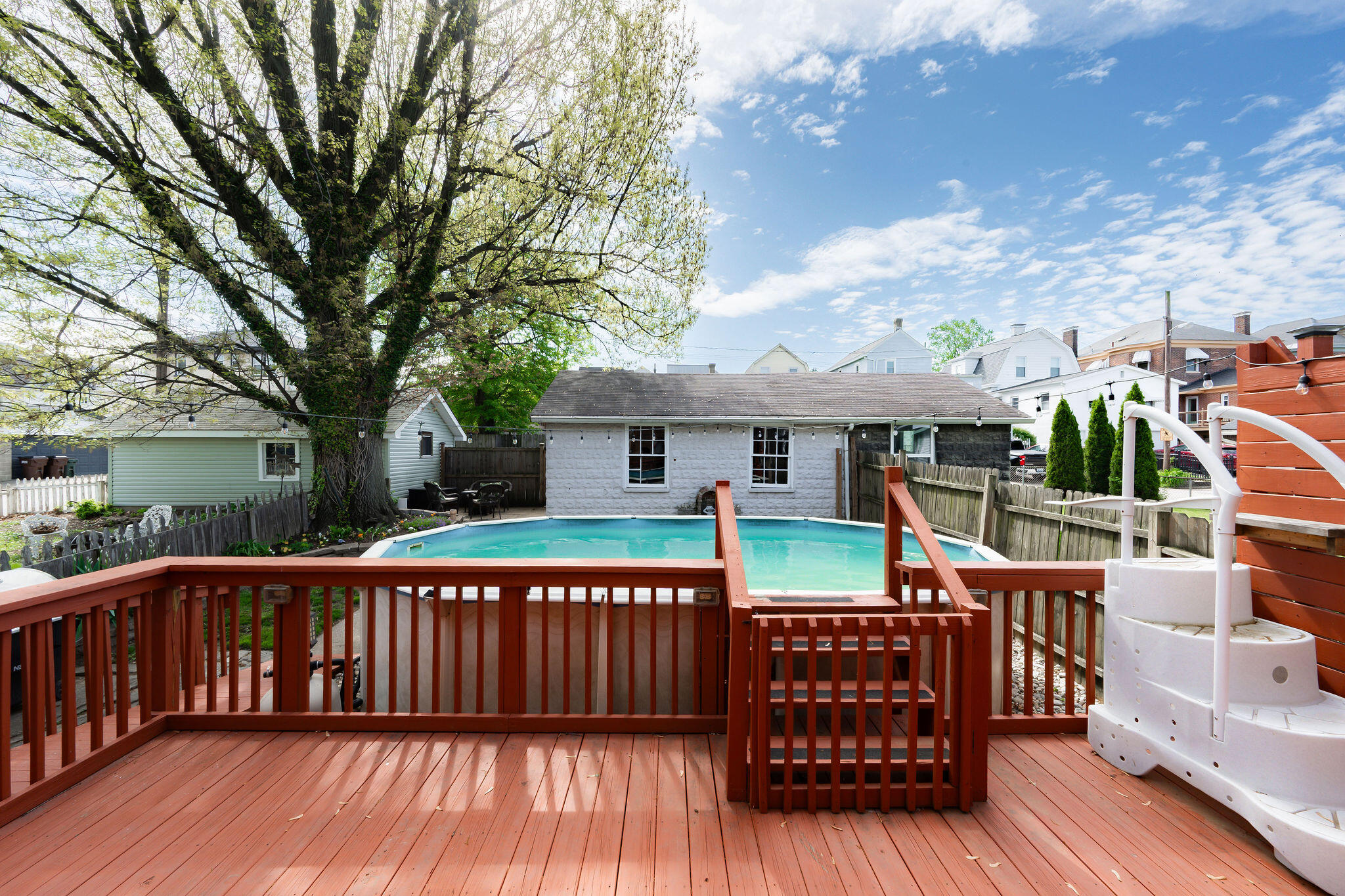 605 Elm Street