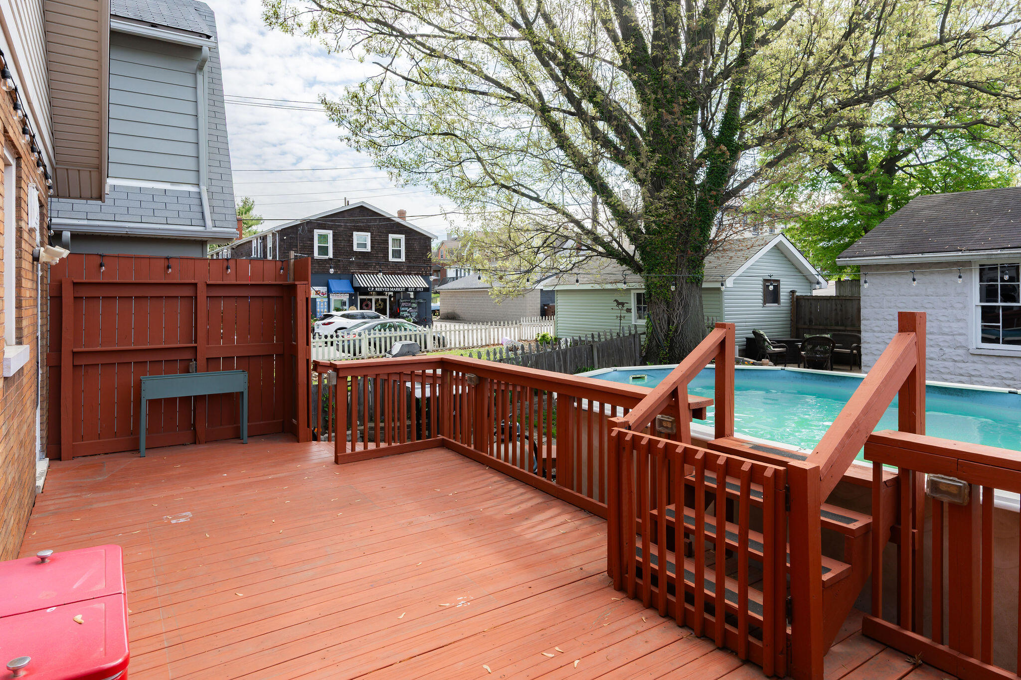 605 Elm Street